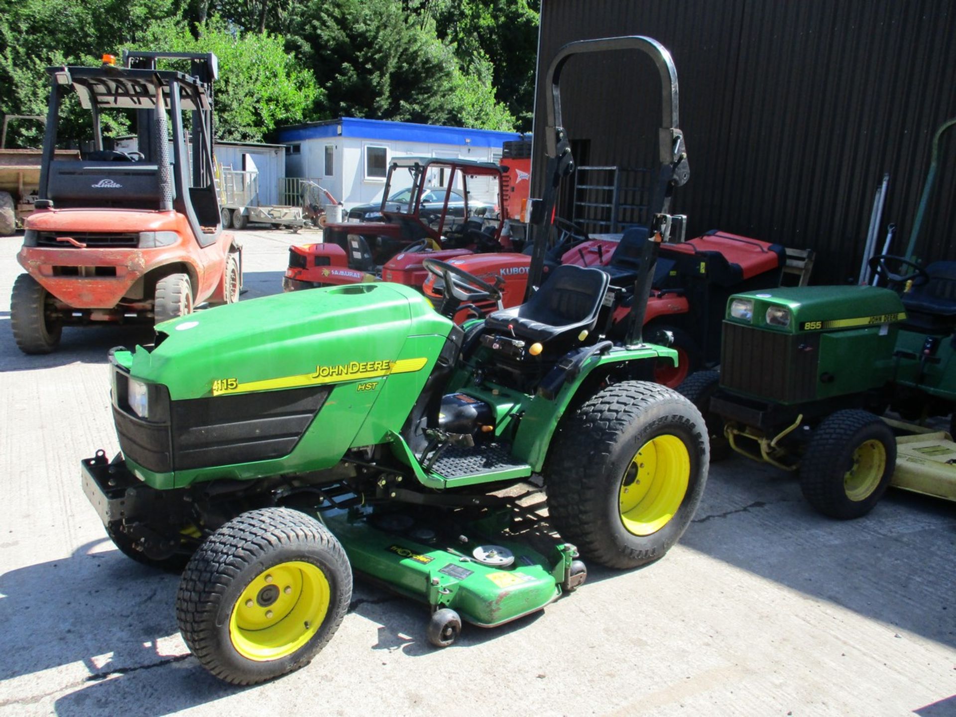 JOHN DEERE 4115 DIESEL COMPACT TRACTOR C.W MID MOUNTED DECK, 3 POINT LINKAGE, SHOWING 1389HRS