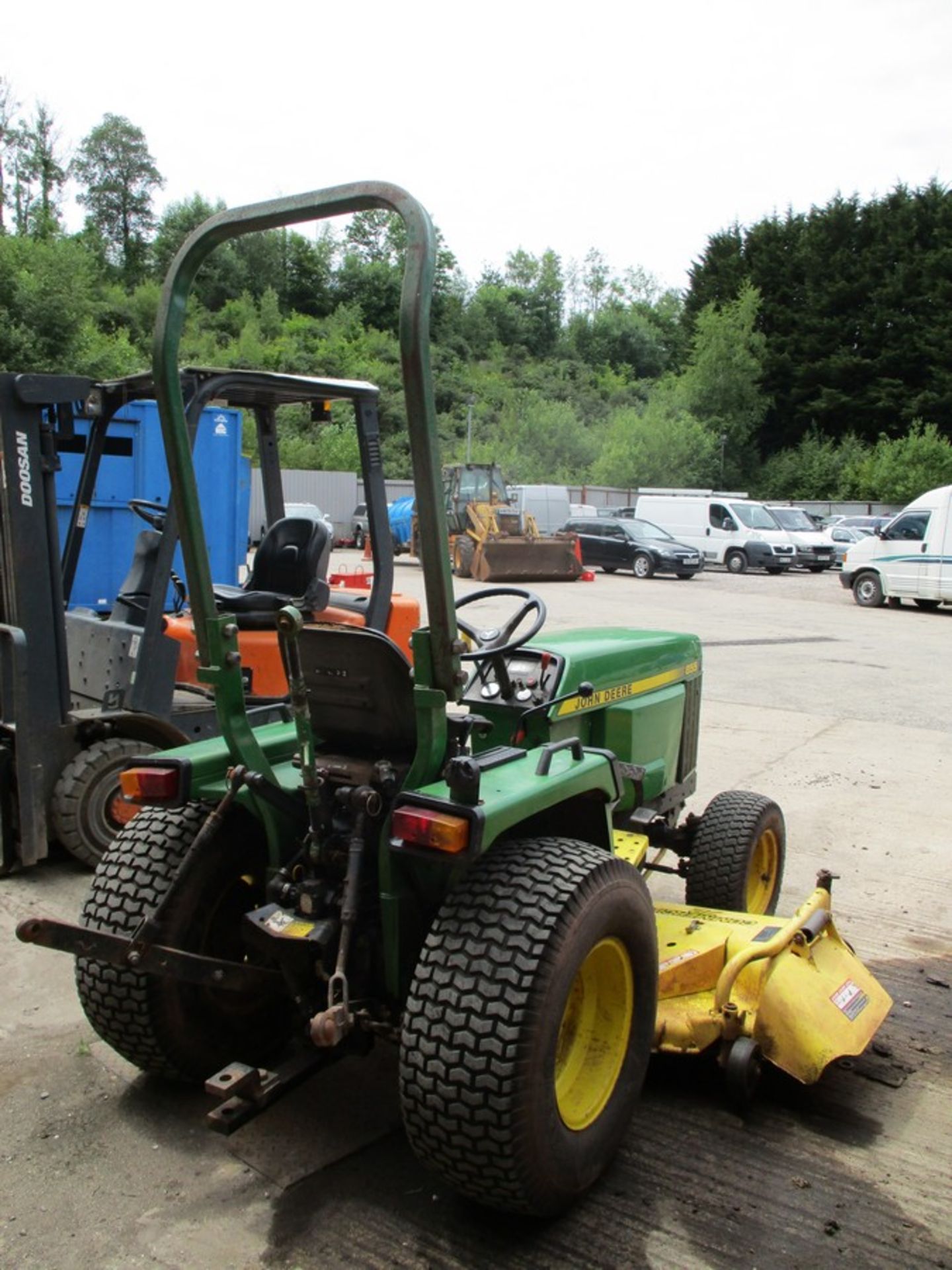 JOHN DEERE 855 COMPACT TRACTOR C.W 72" MID MOUNTED DECK & 3 POINT LINKAGE. 1306HRS SHOWING. C.W V5 - Image 5 of 9