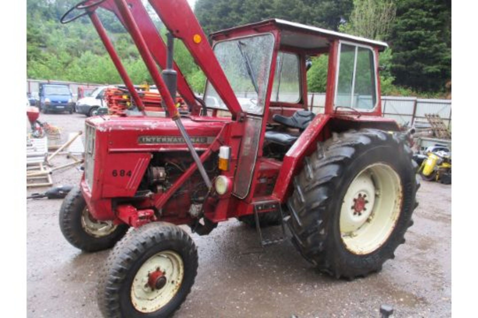 INTERNATIONAL 674 2WD LOADER TRACTOR - Image 3 of 6