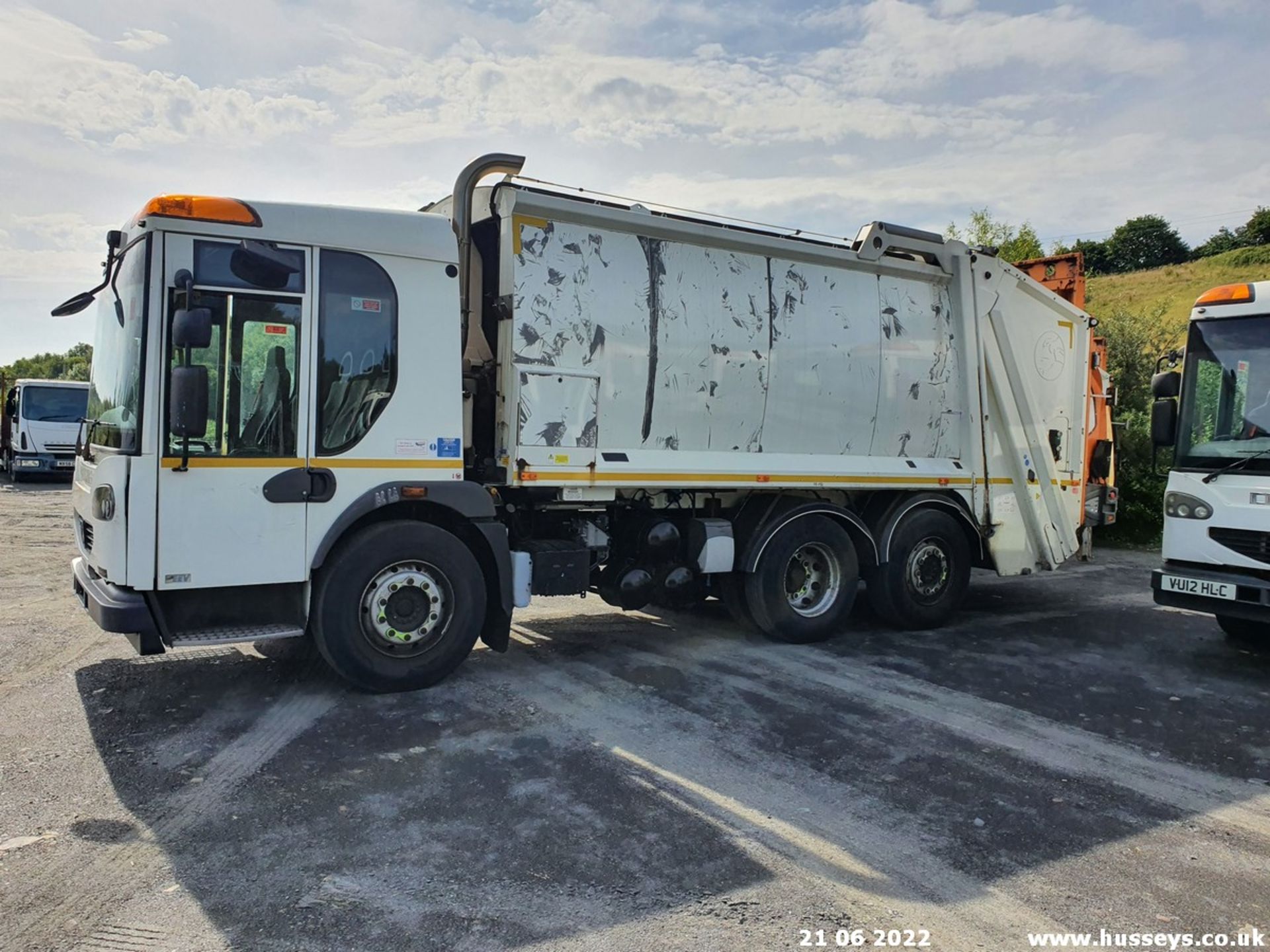 12/12 DENNIS ELITE 2 REFUSE VEHICLE - 7146cc 2dr (White) - Image 7 of 26