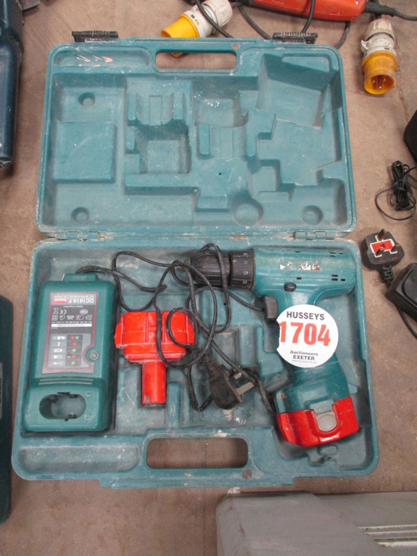 CORDLESS MAKITA DRILL