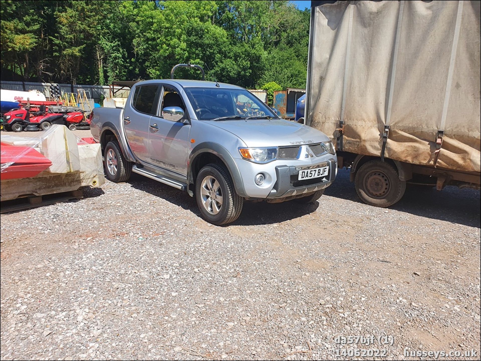 07/57 MITSUBISHI L200 ANIMAL DI-D D/C - 2477cc 4dr 4x4 (Silver, 96k) - Image 2 of 26