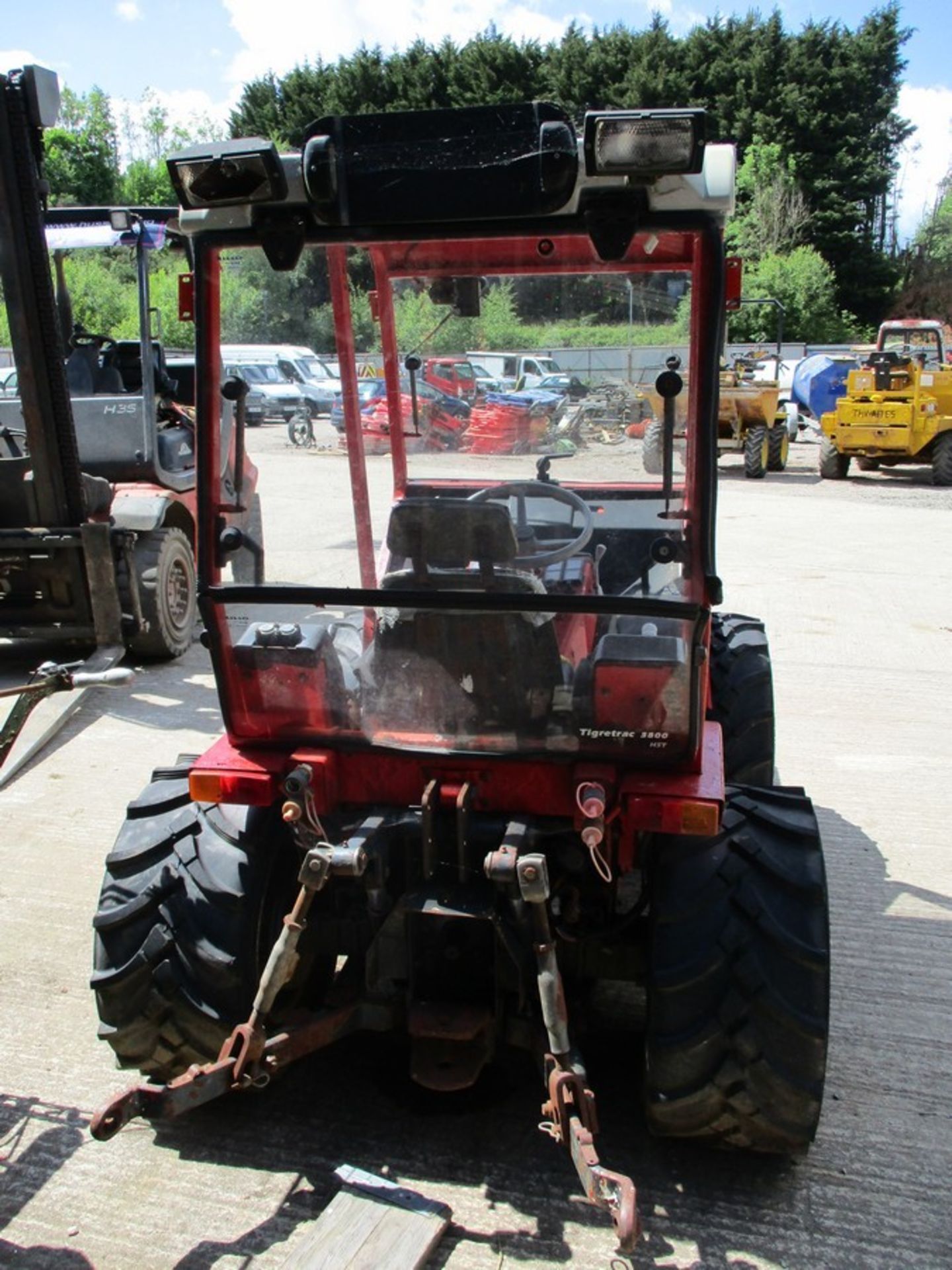 ANTONIO CARRARO REVERSE DRIVE COMPACT TRACTOR - Image 5 of 9