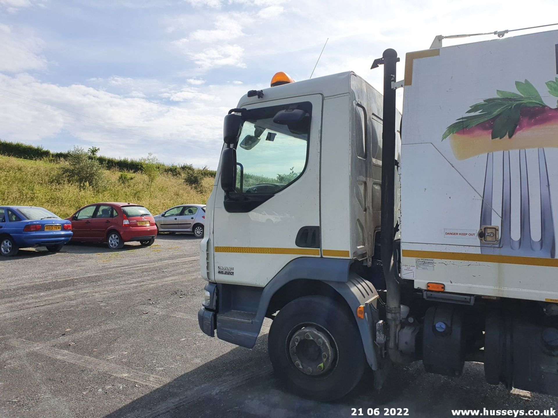 12/12 DAF TRUCKS LF REFUSE VEHICLE - 6692cc 2dr (White) - Image 13 of 24