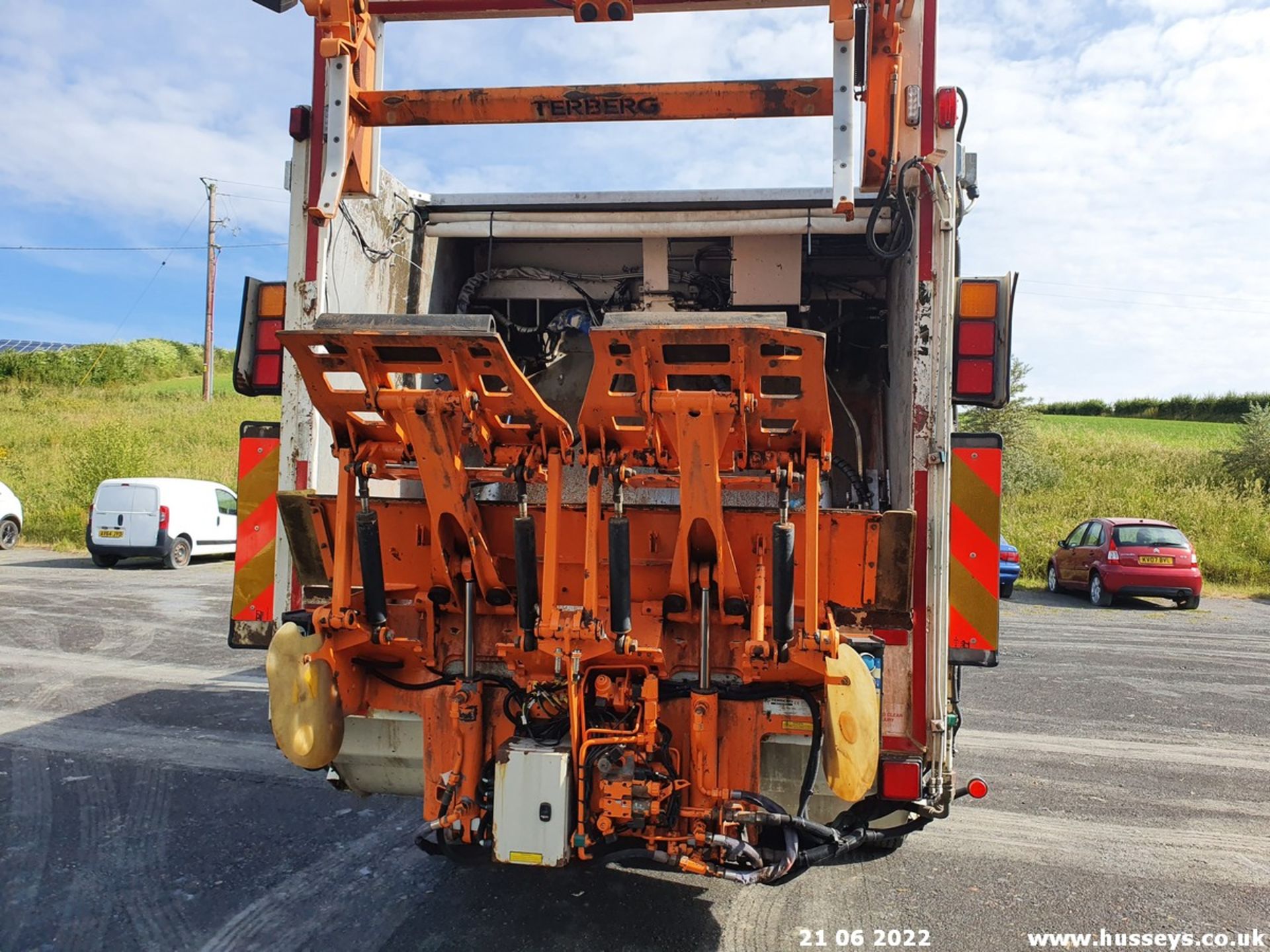 12/12 DAF TRUCKS LF REFUSE VEHICLE - 6692cc 2dr (White) - Image 8 of 24