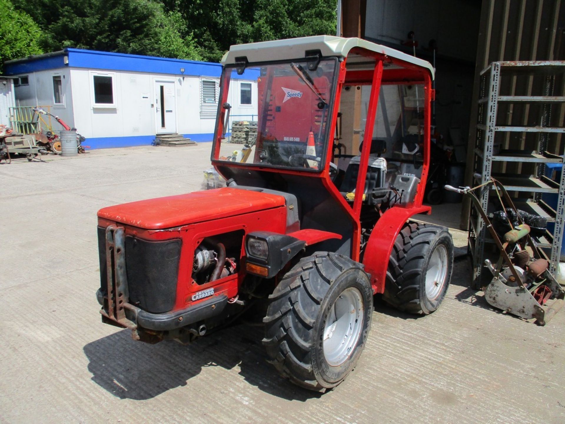 ANTONIO CARRARO REVERSE DRIVE COMPACT TRACTOR - Image 2 of 9