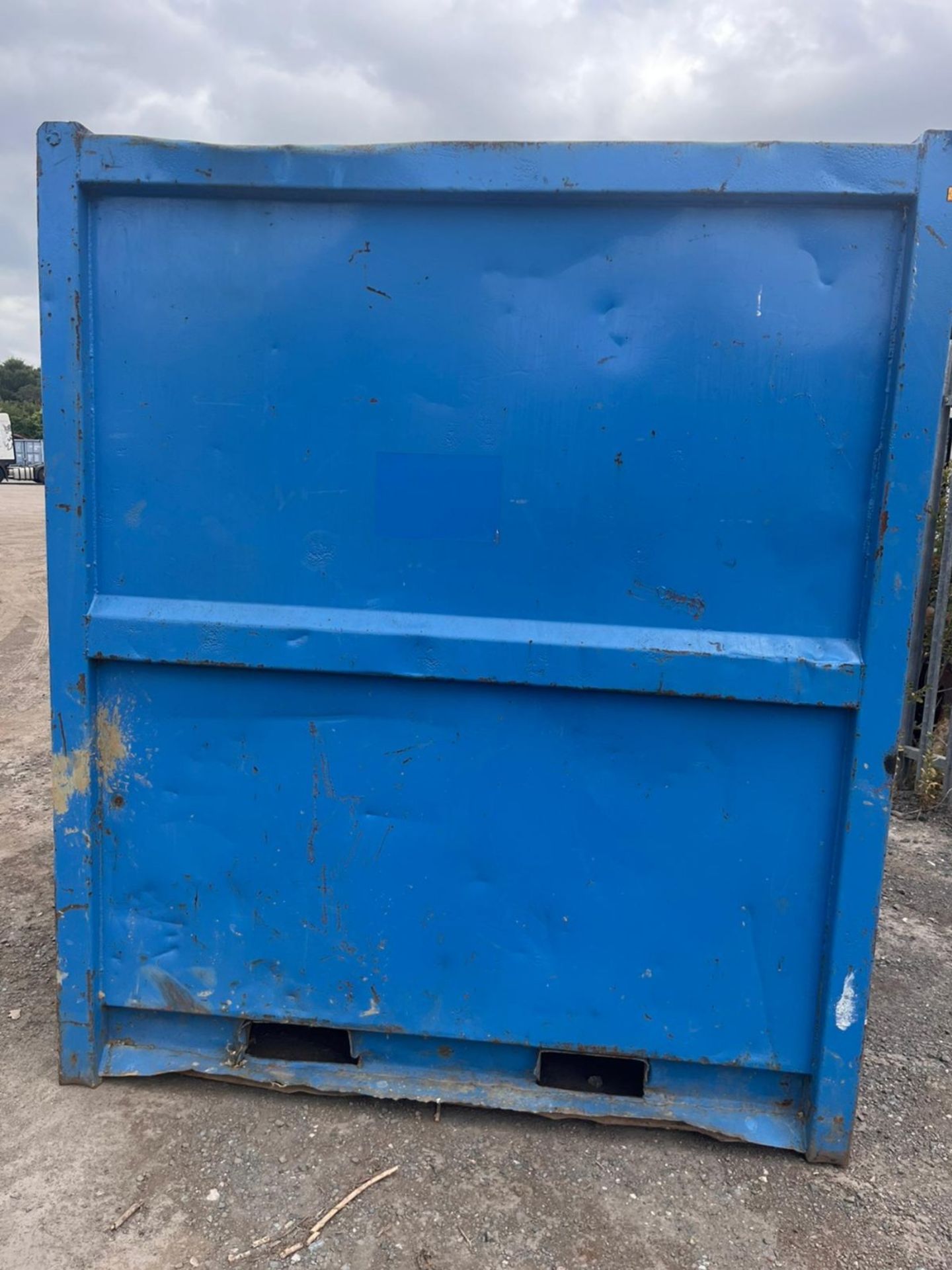 SECURE CHAIN LIFT STORAGE CONTAINER 3X1.75 METRE C.W KEY - Image 2 of 5