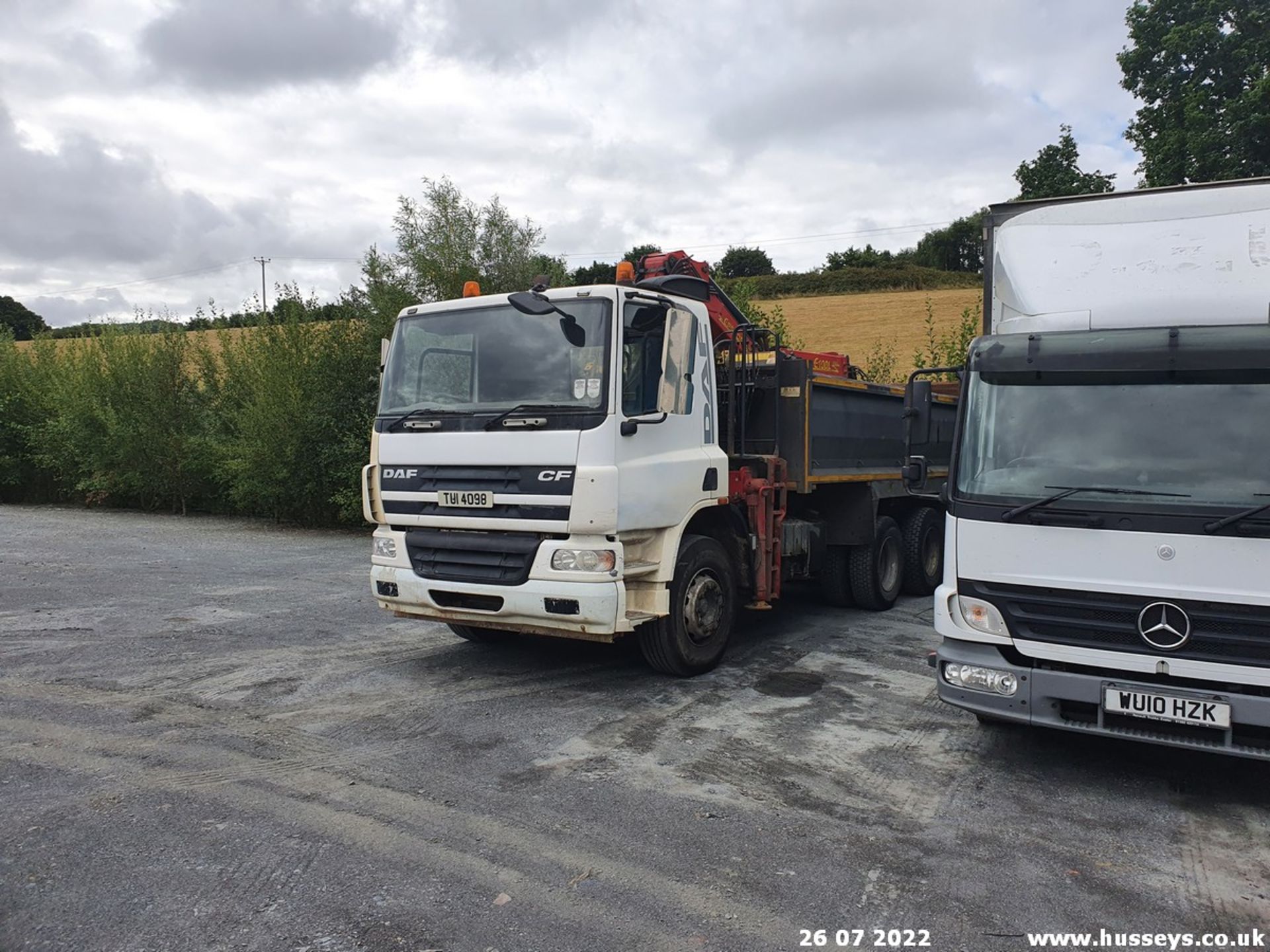 2007 DAF TRUCKS FATCF75.310 - GRAB TIPPER 9200cc 2dr (White/blue, 530k) - Image 2 of 23