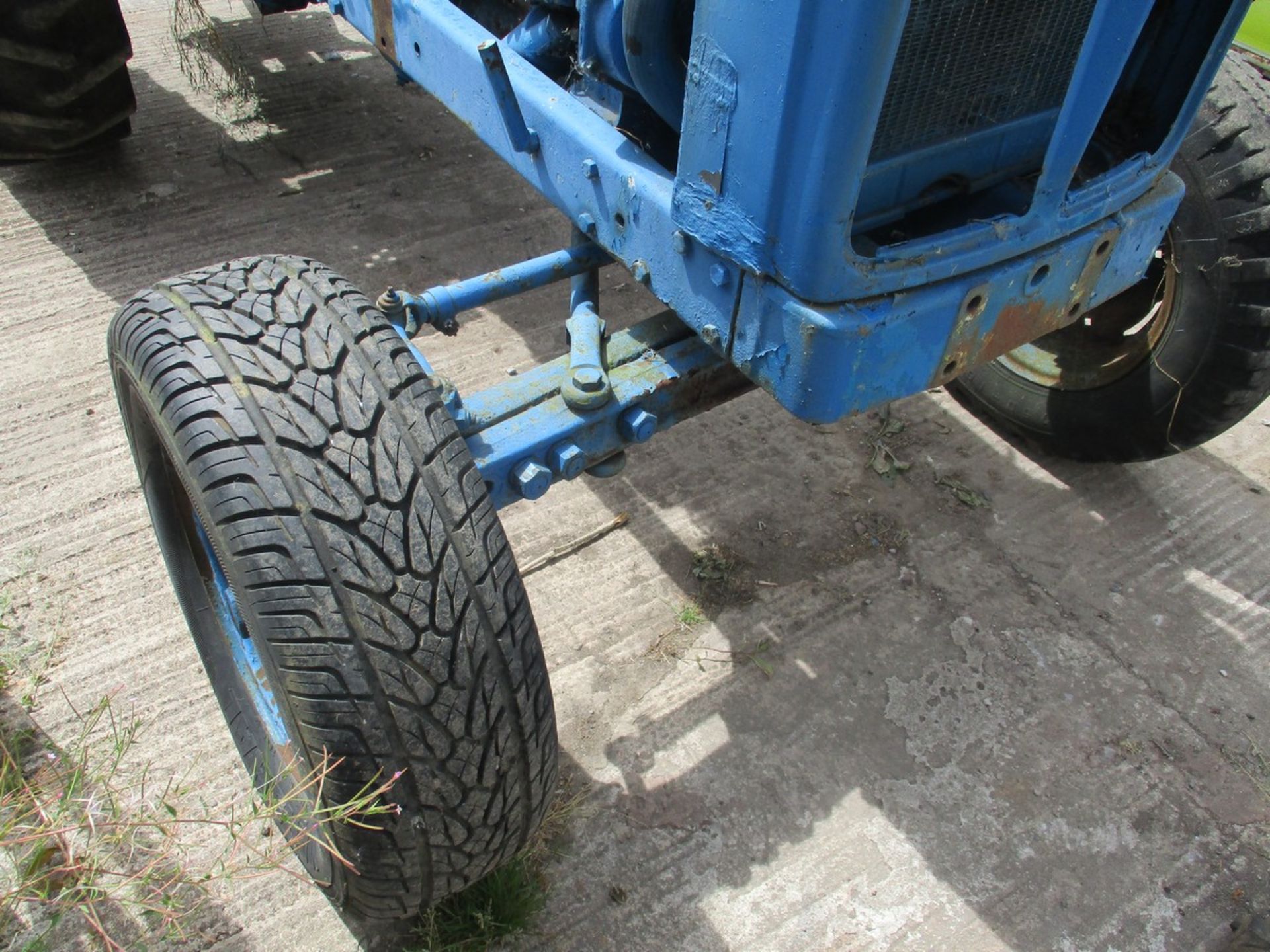 MILITARY STYLE FORDSON MAJOR, SUPER MAJOR BACK END 4 CYL ENGINE NO STARTER MOTOR OR BATTERY ENGINE - Image 16 of 18