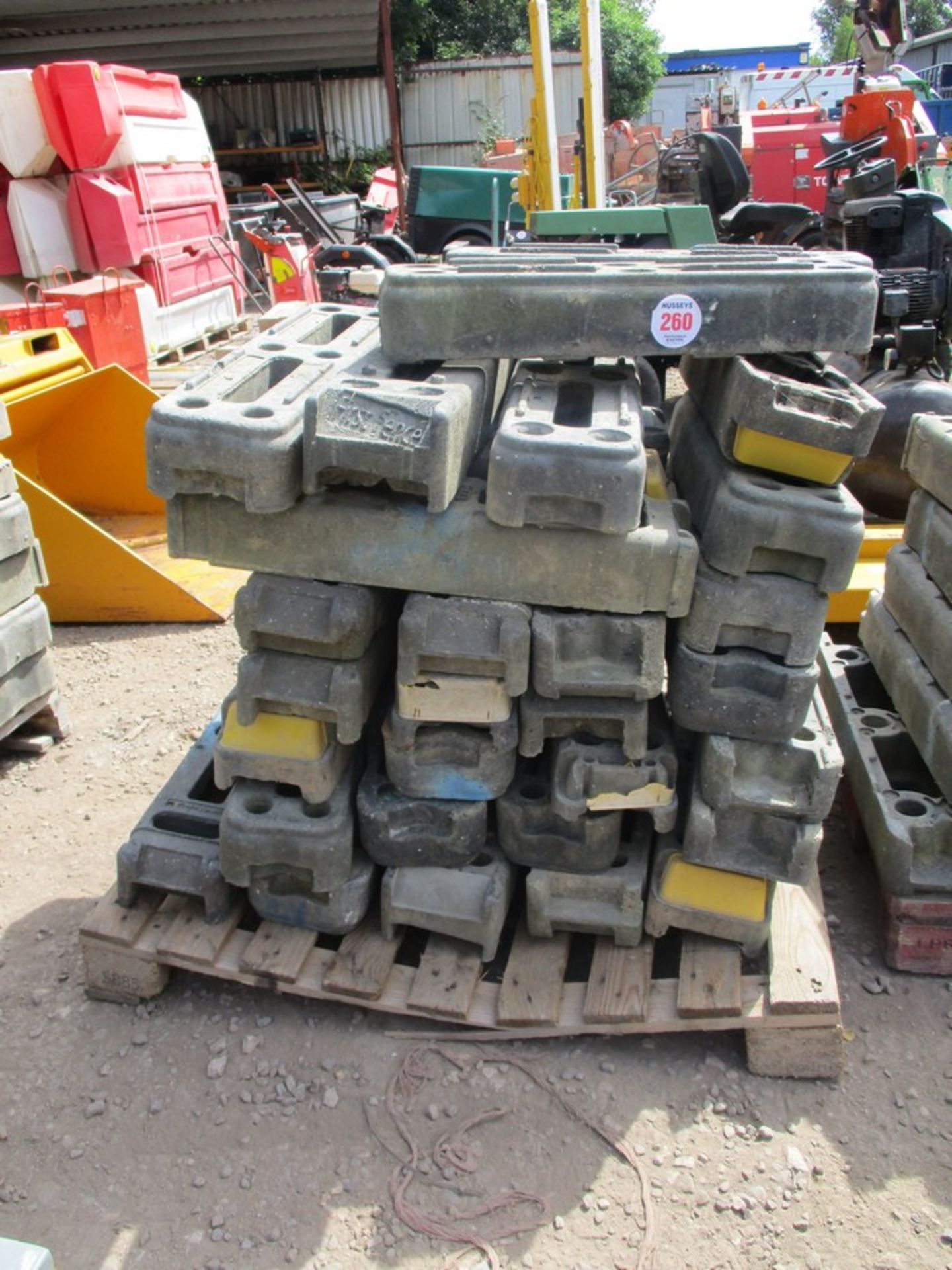 PALLET OF HERRAS FENCE FEET