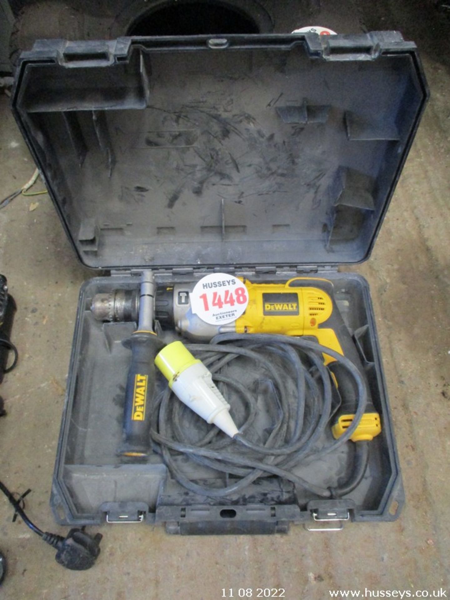 DEWALT DRILL