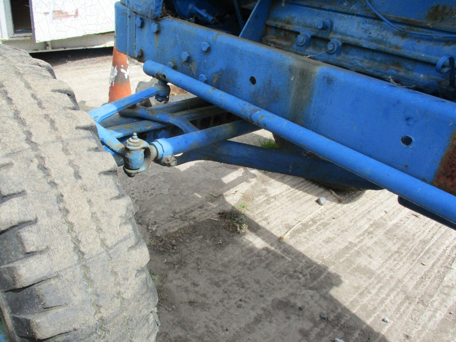 MILITARY STYLE FORDSON MAJOR, SUPER MAJOR BACK END 4 CYL ENGINE NO STARTER MOTOR OR BATTERY ENGINE - Image 15 of 18