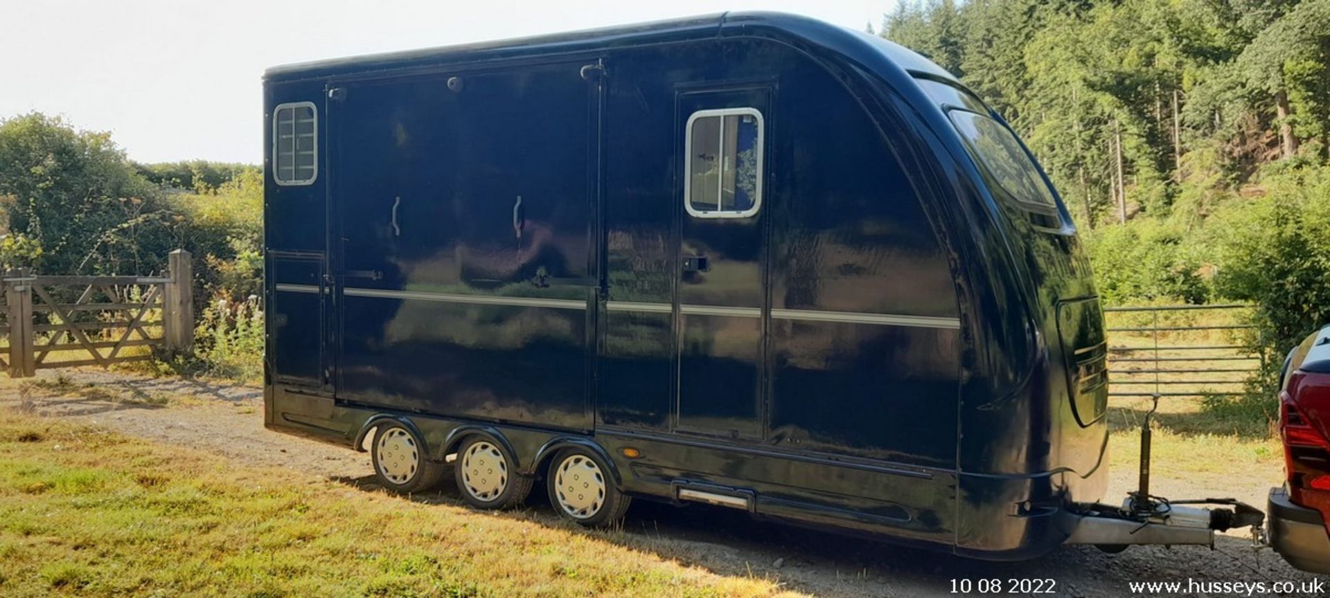 EQUI TREK STAR TREKA HORSE TRAILER 2008 C.W LEISURE BATTERY & MAINS HOOK UP, SEAT/BUNKBEDS, - Image 5 of 10