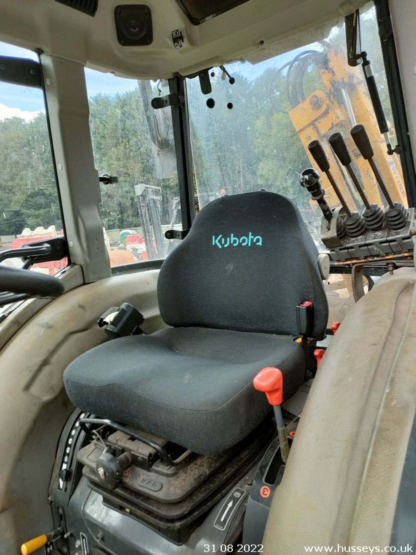 KUBOTA L5040 TRACTOR WA14 AEX SHOWING 640HRS C.W FRONT WEIGHTS & KEY C.W TWOSE FLAIL HEDGE TRIMMER - Image 18 of 19