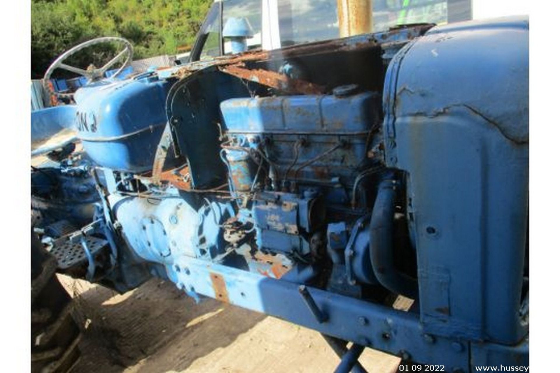 MILITARY STYLE FORDSON MAJOR, SUPER MAJOR BACK END 4 CYL ENGINE NO STARTER MOTOR OR BATTERY. ENGINE - Image 6 of 18