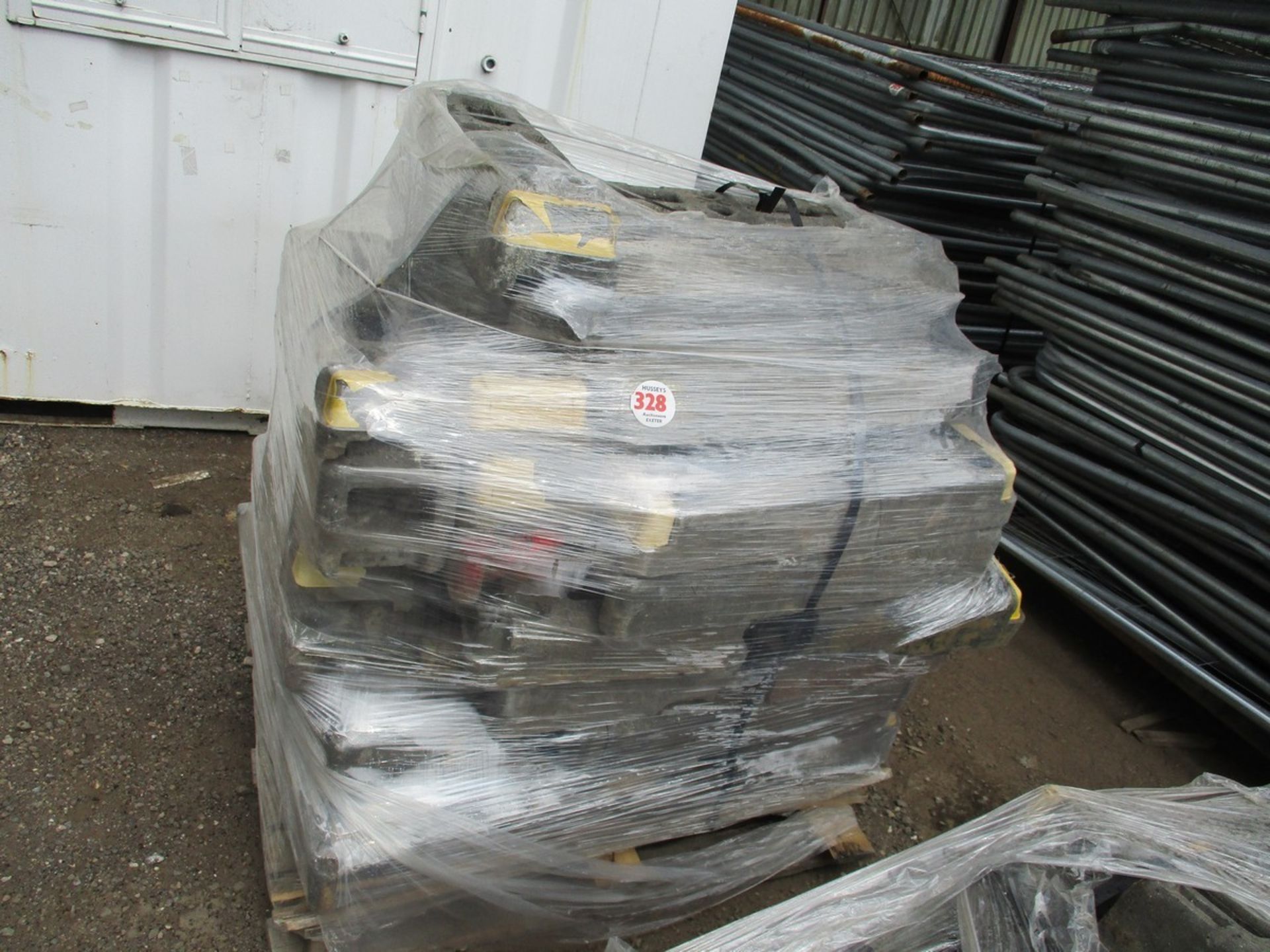 PALLET OF HERRAS FENCE FEET