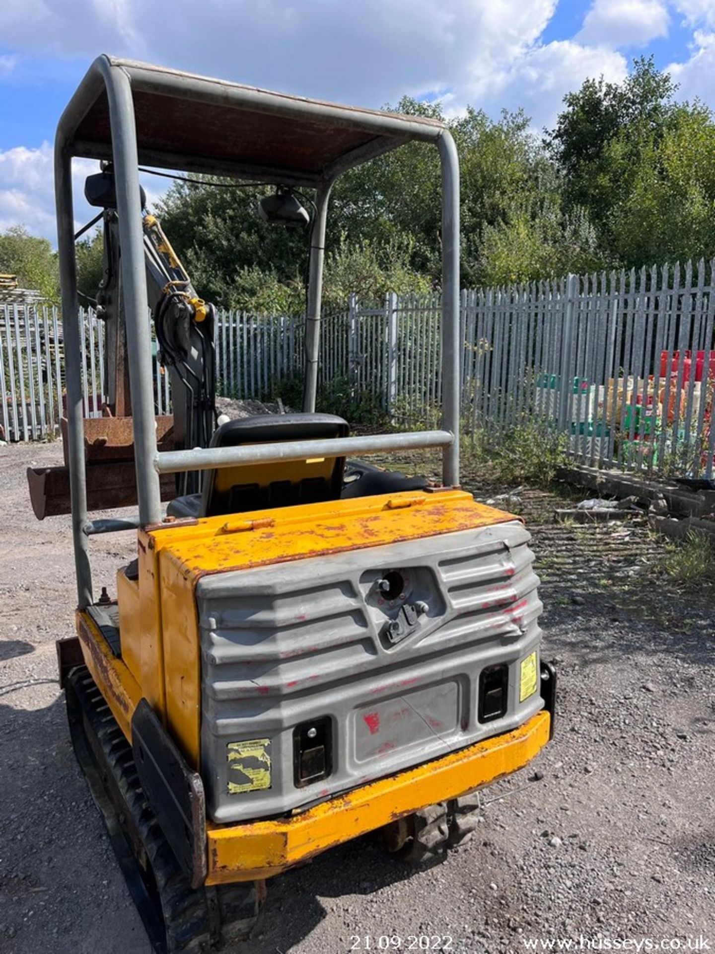 JCB 801 MINI DIGGER C.W 2 BUCKETS RTD - Image 4 of 8