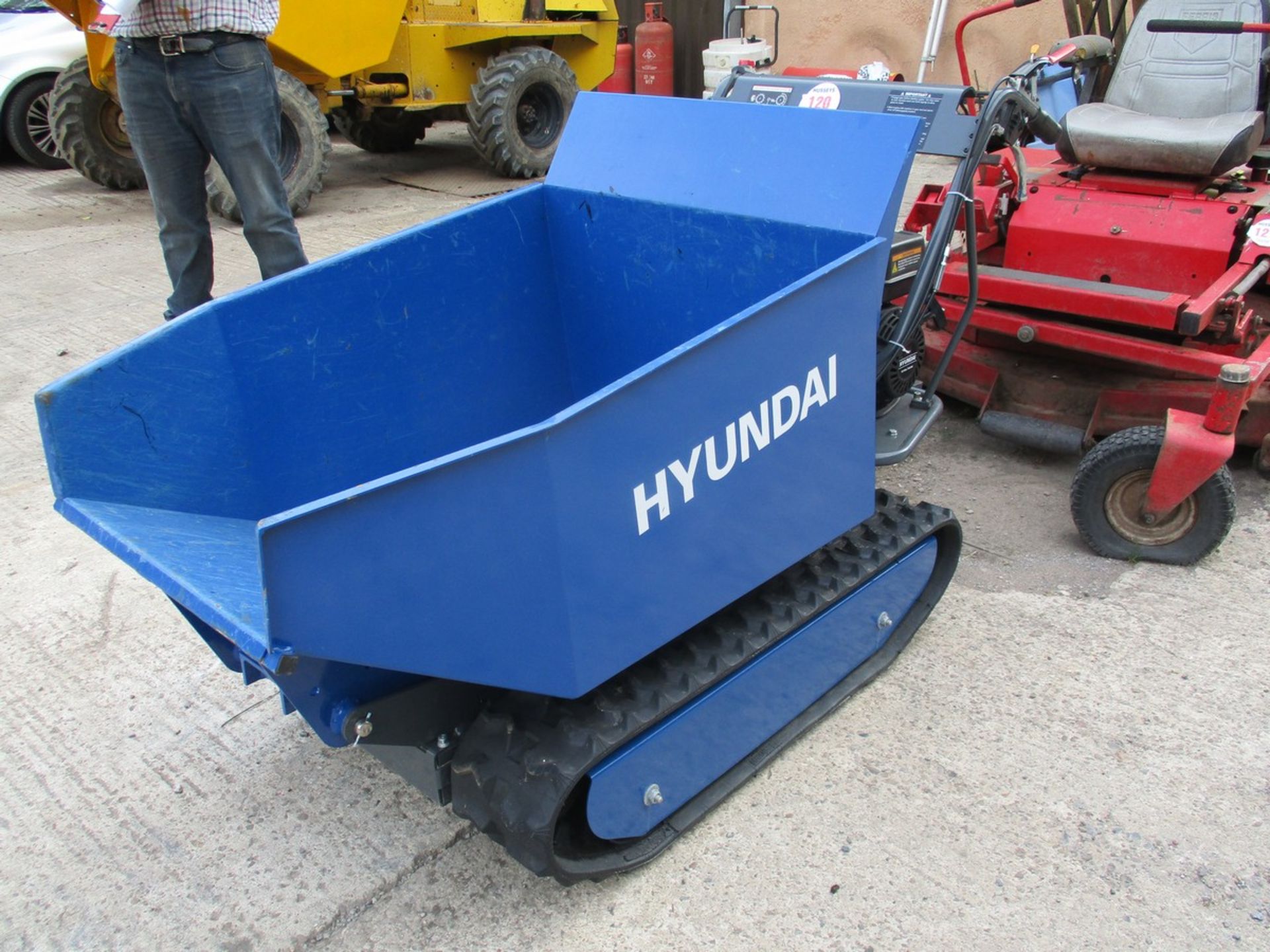 HYUNDAI 500KG TRACK BARROW HYDRAULIC TIP - Image 3 of 6