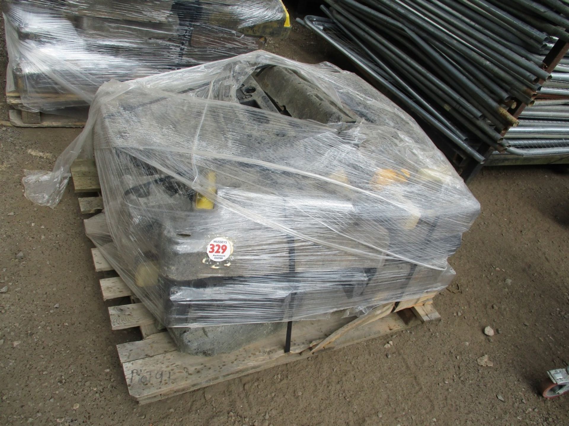 PALLET OF HERRAS FENCE FEET