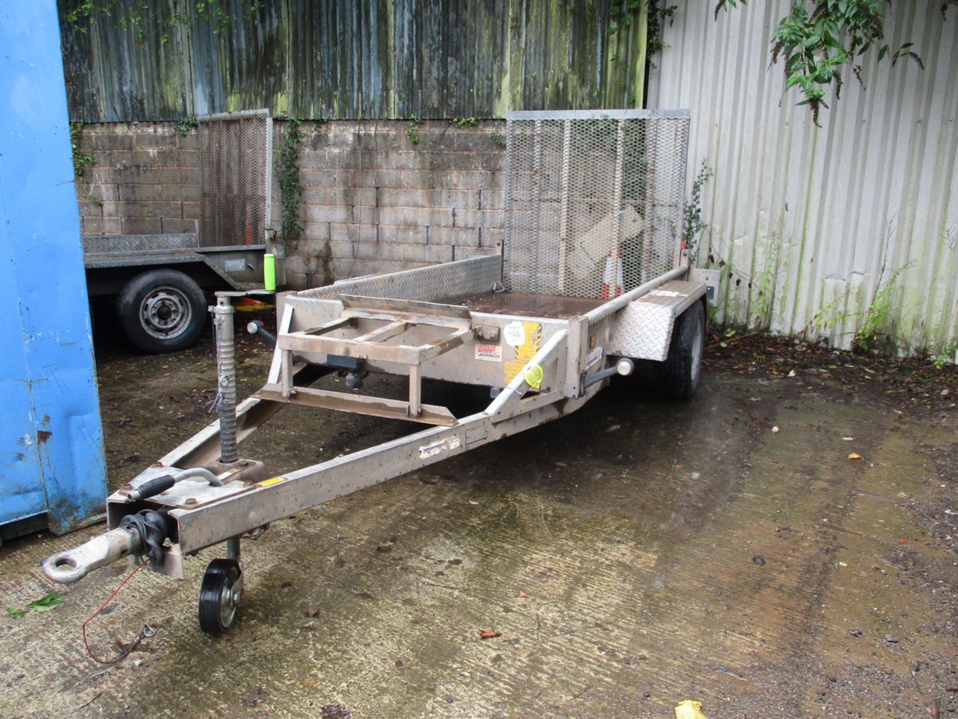 INDESPENSION 8X4 TRAILER (1 AXLE MISSING)