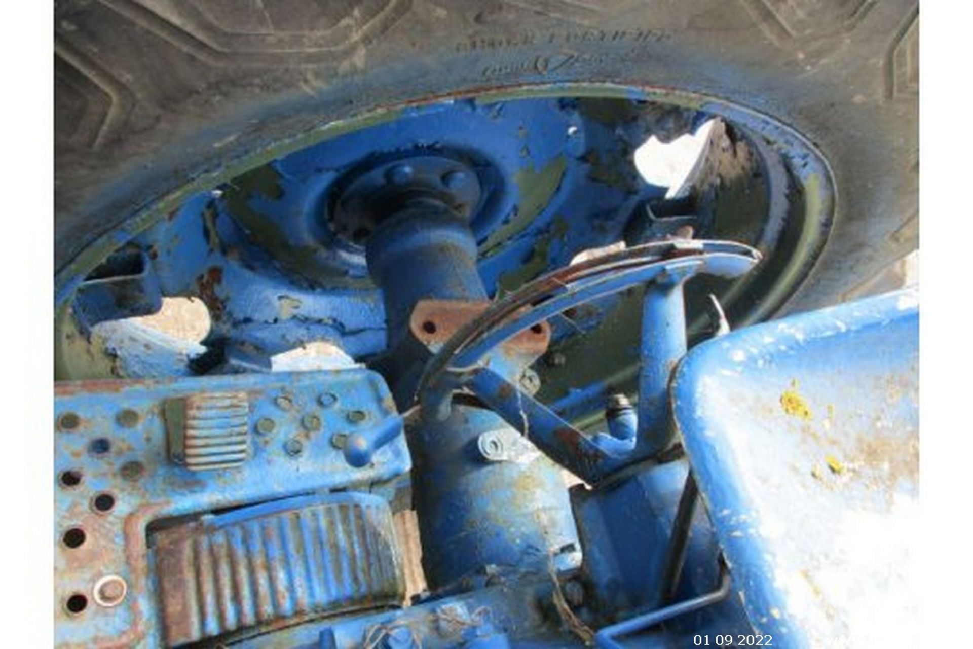 MILITARY STYLE FORDSON MAJOR, SUPER MAJOR BACK END 4 CYL ENGINE NO STARTER MOTOR OR BATTERY. ENGINE - Image 13 of 18