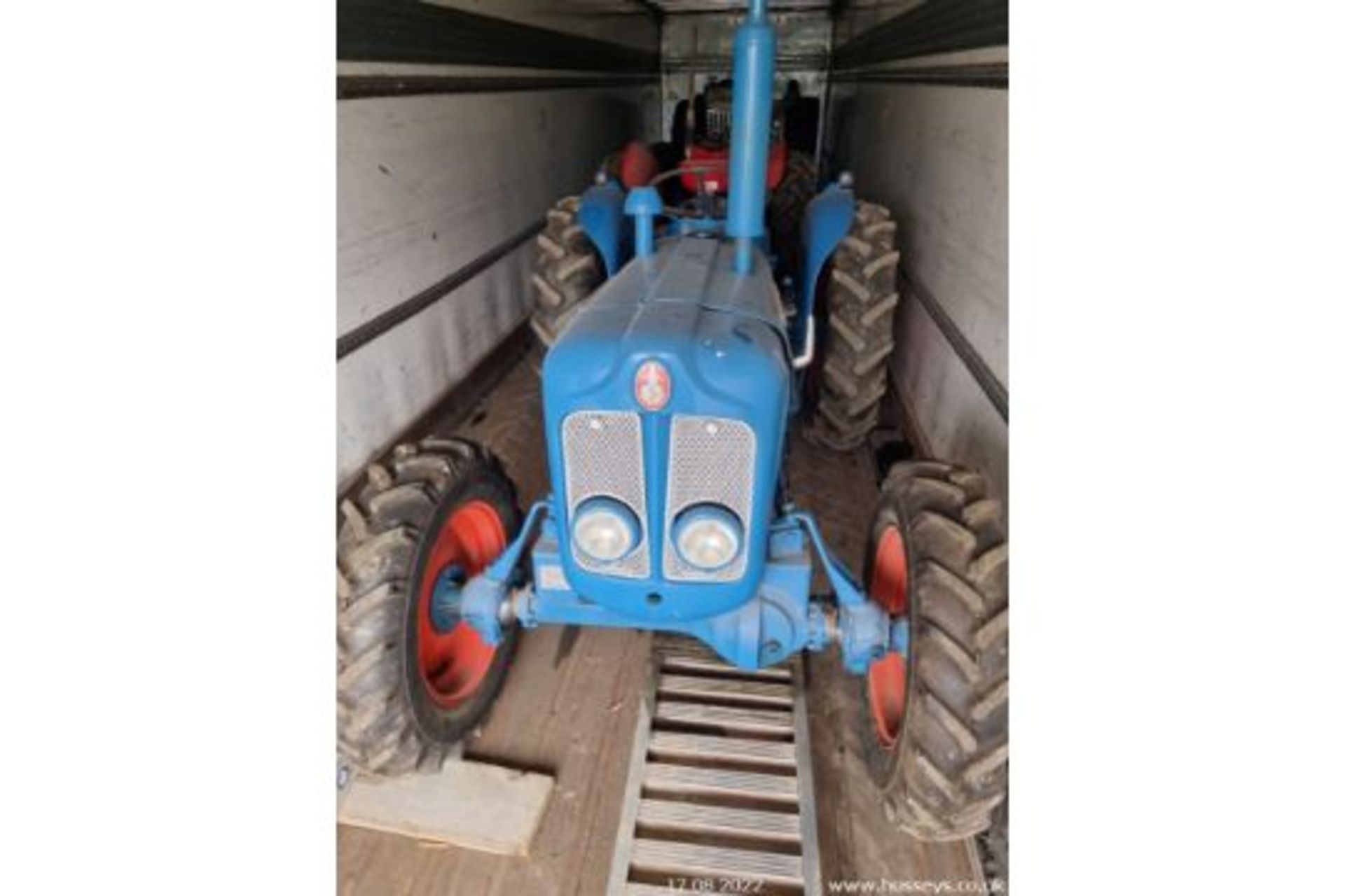 FORDSON DEXTA 4WD TRACTOR OLDER RESTORATION 5157HRS (REG 932SKX) SRD - Image 3 of 9