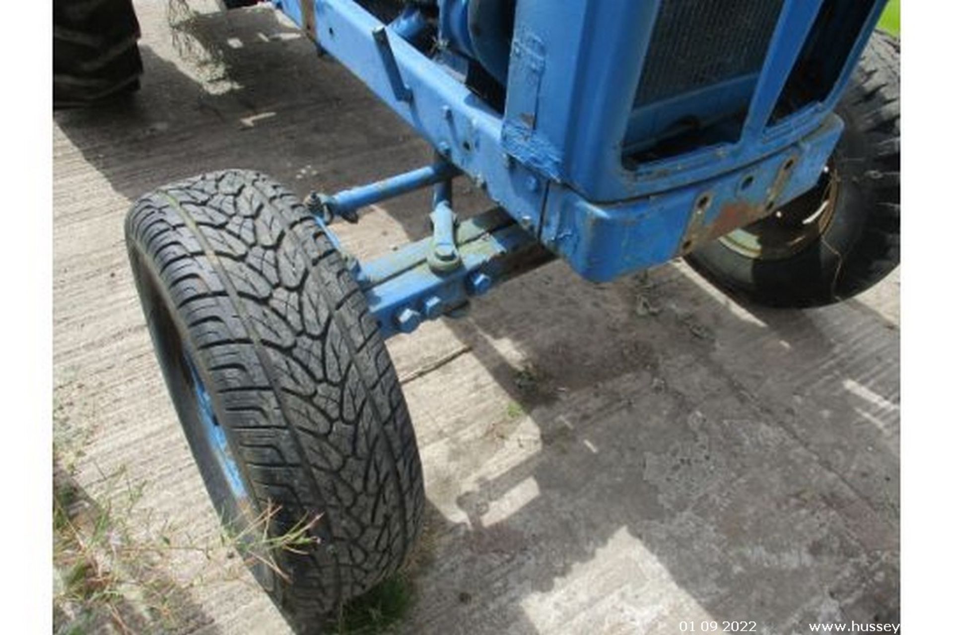 MILITARY STYLE FORDSON MAJOR, SUPER MAJOR BACK END 4 CYL ENGINE NO STARTER MOTOR OR BATTERY. ENGINE - Image 16 of 18