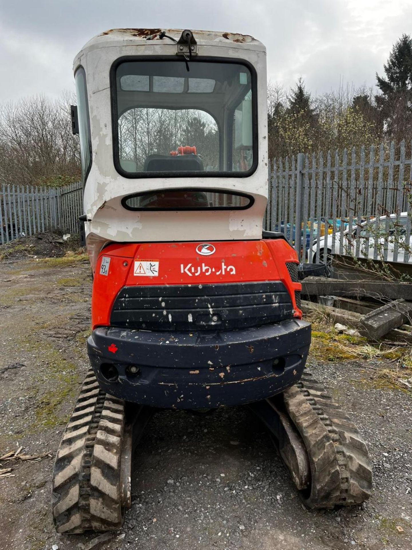 KUBOTA U25 2011 3 BUCKETS RTD - Image 2 of 8