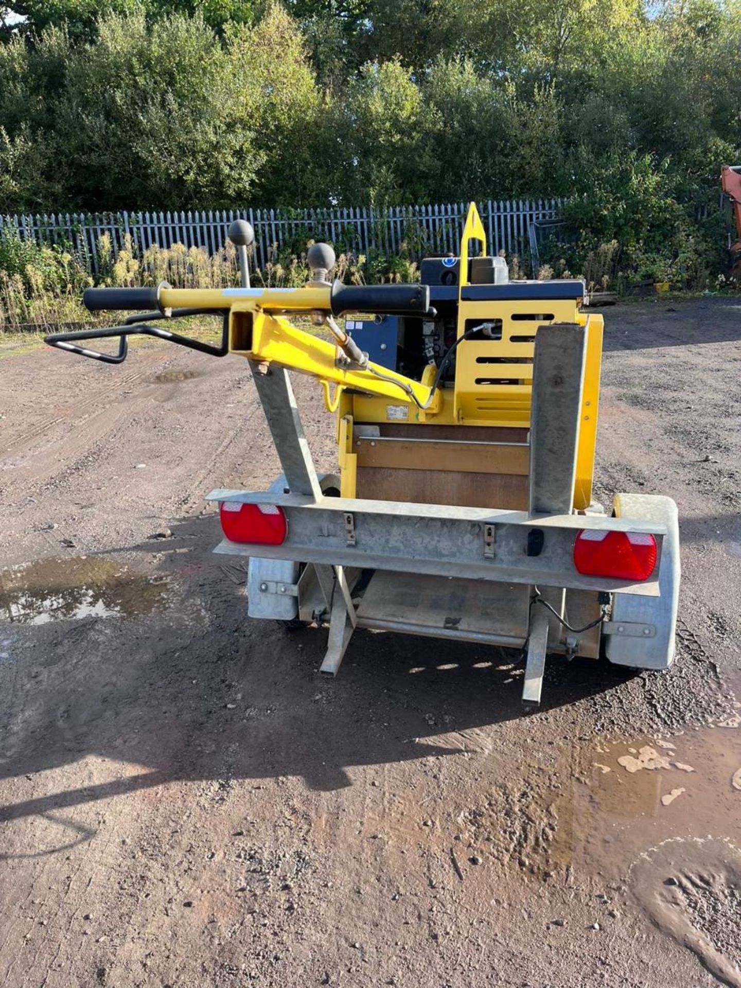 BOMAG BW71E-2 DIESEL ROLLER C.W TRAILER 2016 RDV - Image 4 of 5