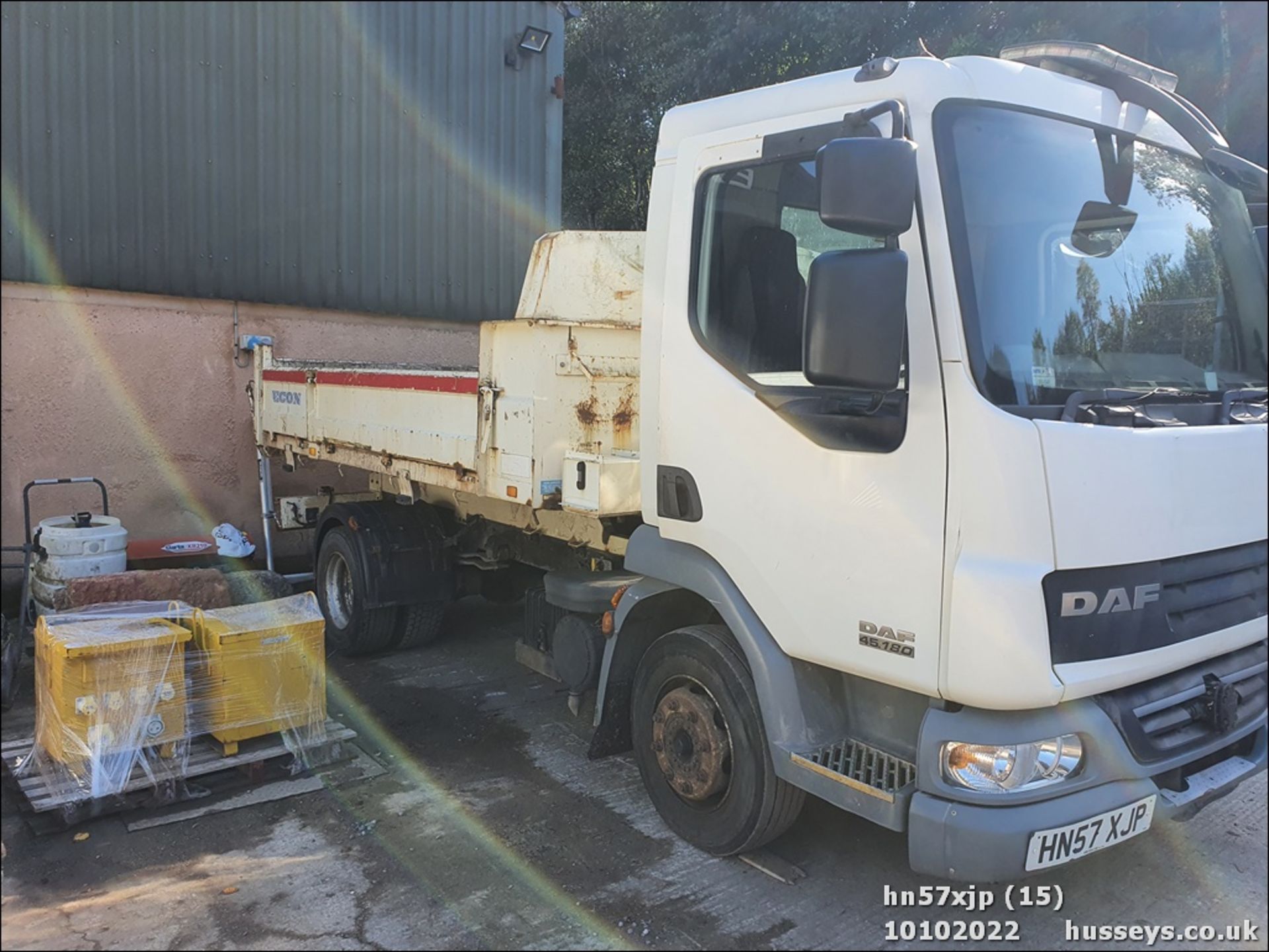 07/57 DAF TRUCKS LF - 4500cc 2dr Tipper (White/black) - Image 15 of 34