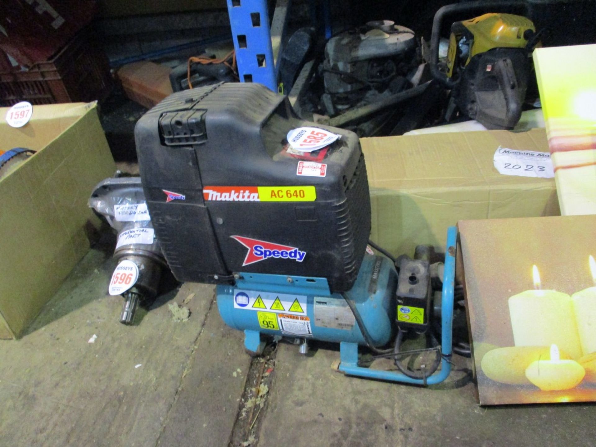 MAKITA COMPRESSOR