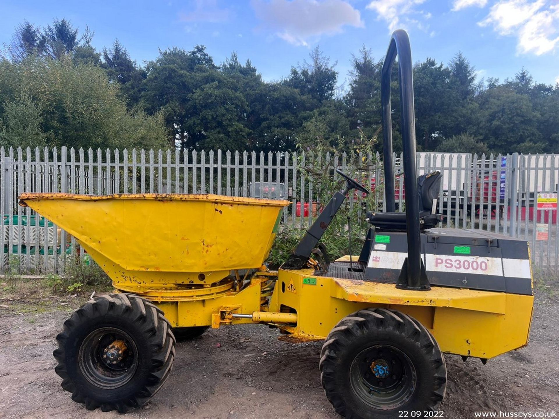 BENFORD TEREX 3 TON SWIVEL SKIP DUMPER MANUAL GEARBOX ROLL BAR RDTS