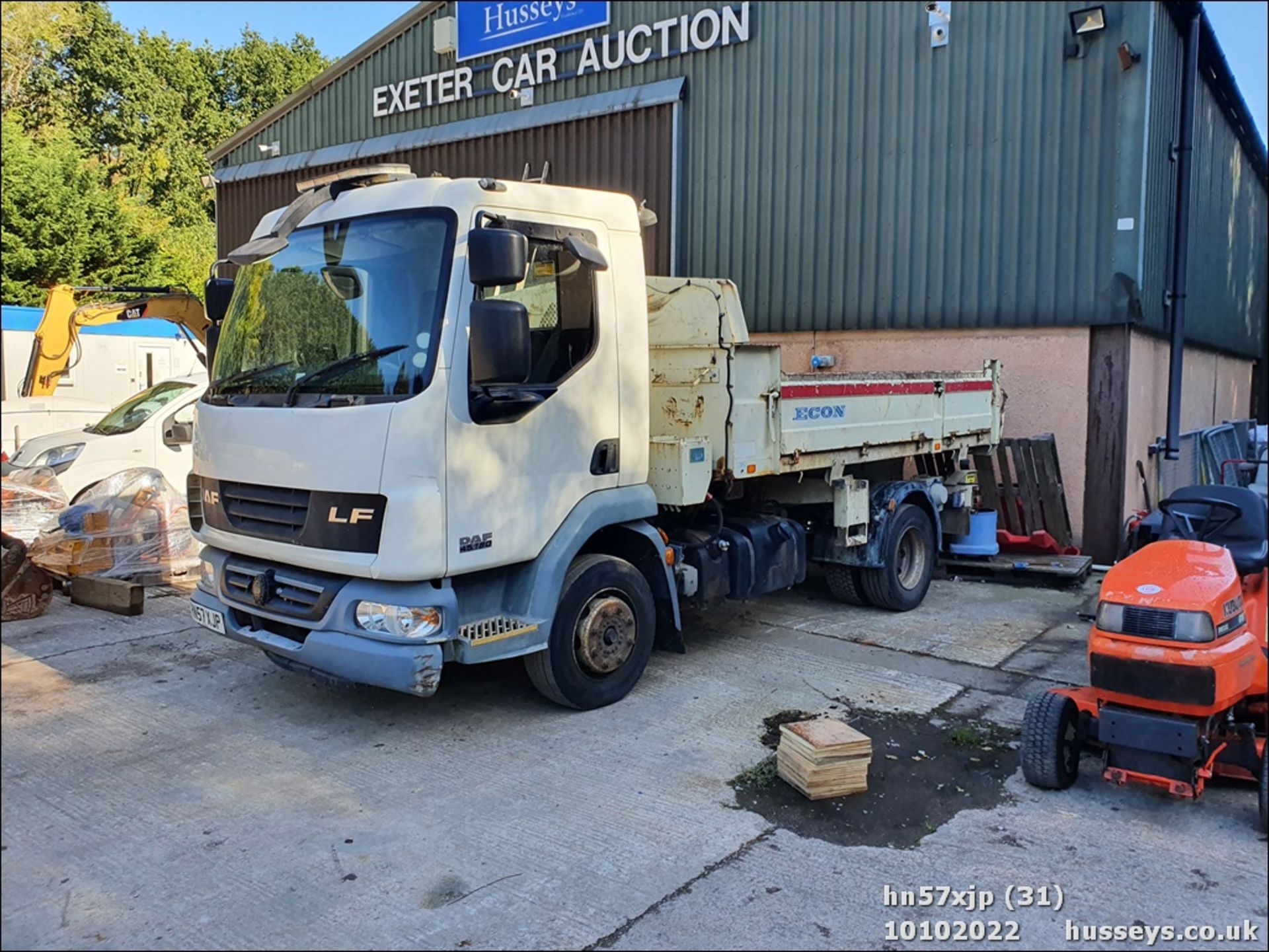 07/57 DAF TRUCKS LF - 4500cc 2dr Tipper (White/black) - Image 31 of 34