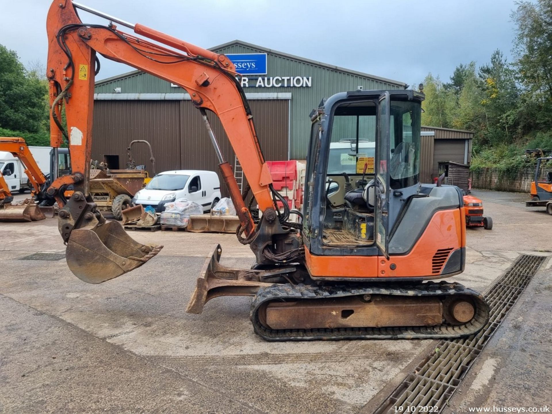 HITACHI ZAXIS 60 USB C.W PALLET FORKS & 4 BUCKETS 2009 7269HRS RDD