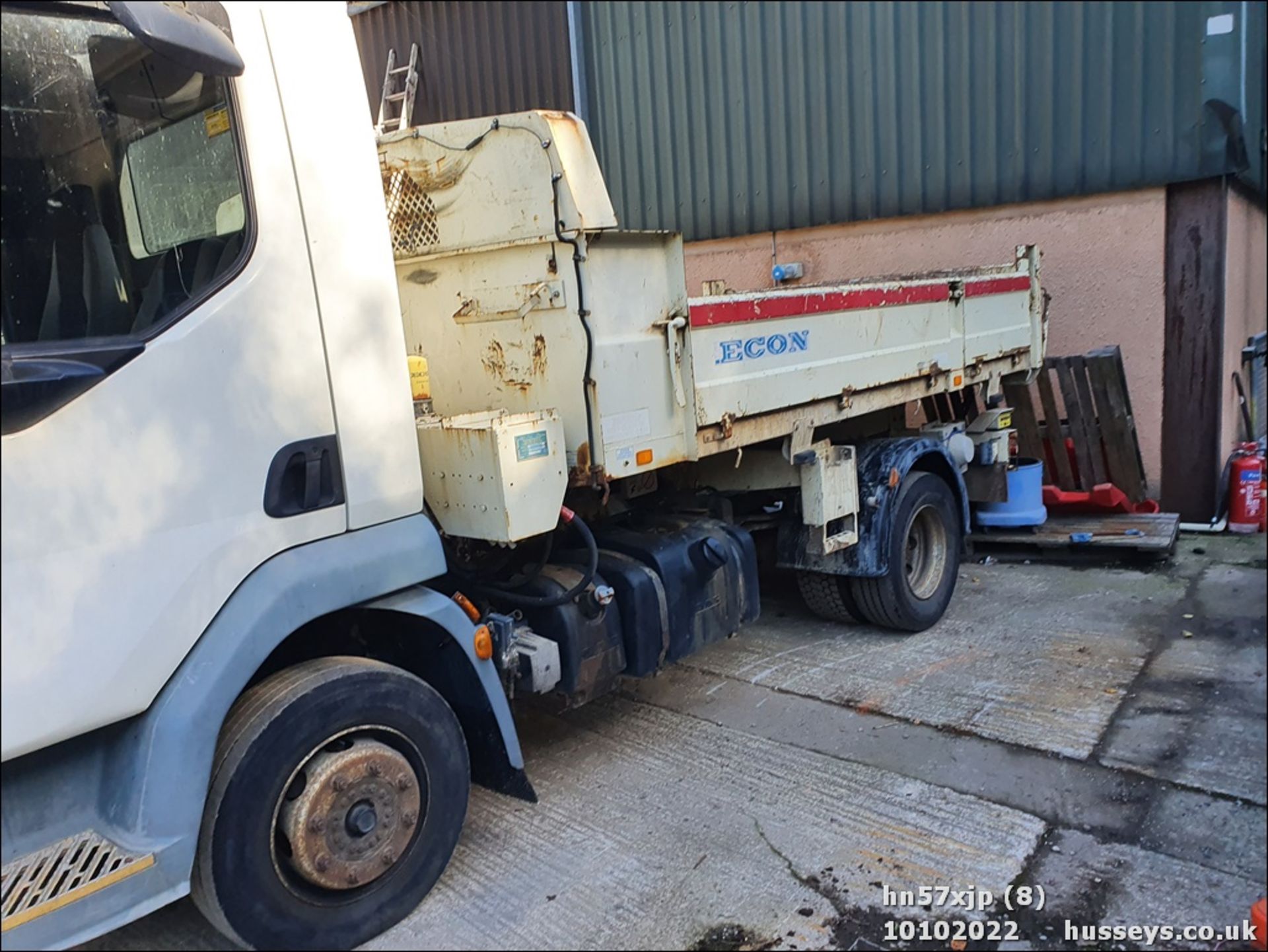 07/57 DAF TRUCKS LF - 4500cc 2dr Tipper (White/black) - Image 8 of 34