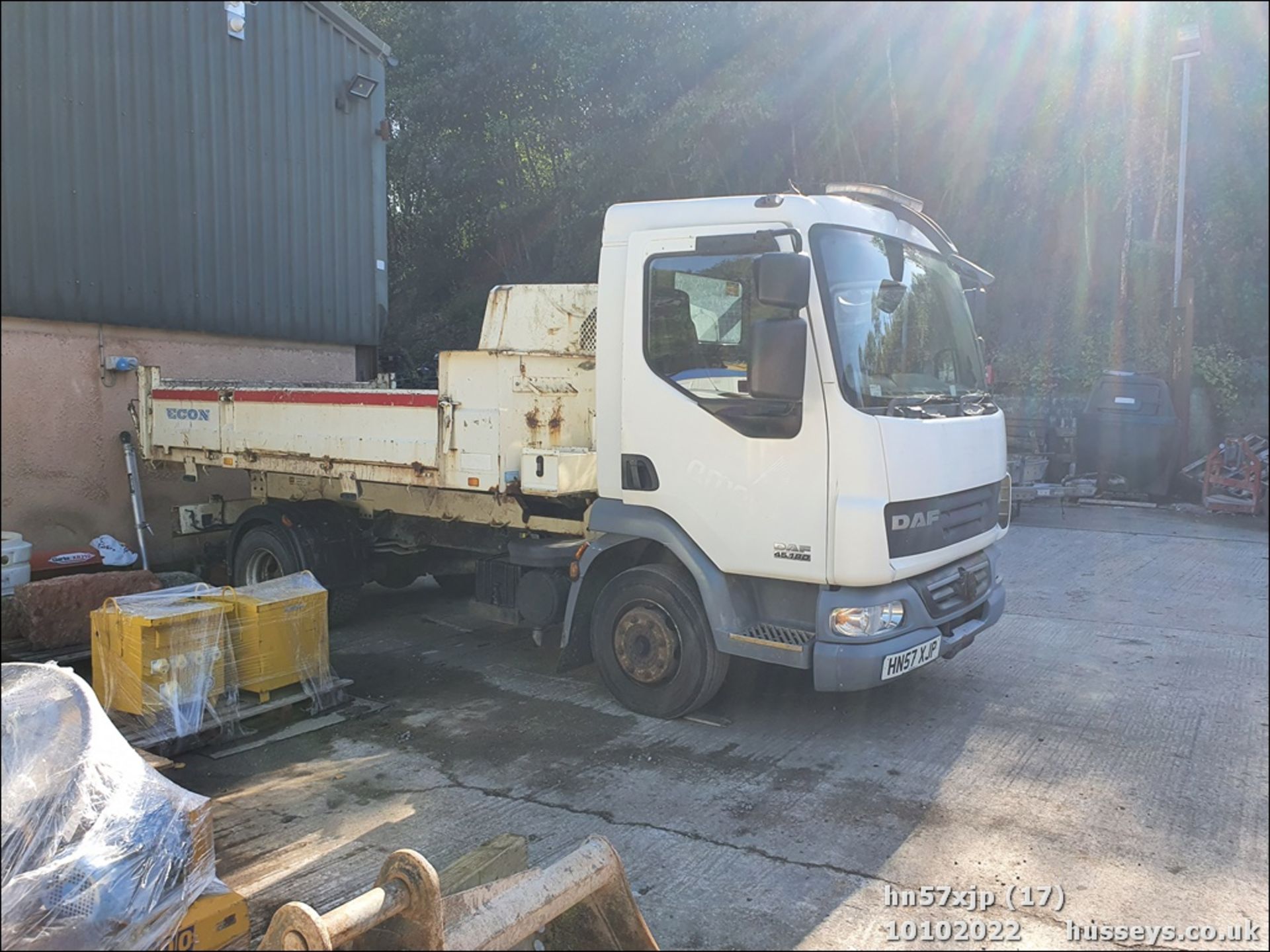 07/57 DAF TRUCKS LF - 4500cc 2dr Tipper (White/black) - Image 17 of 34