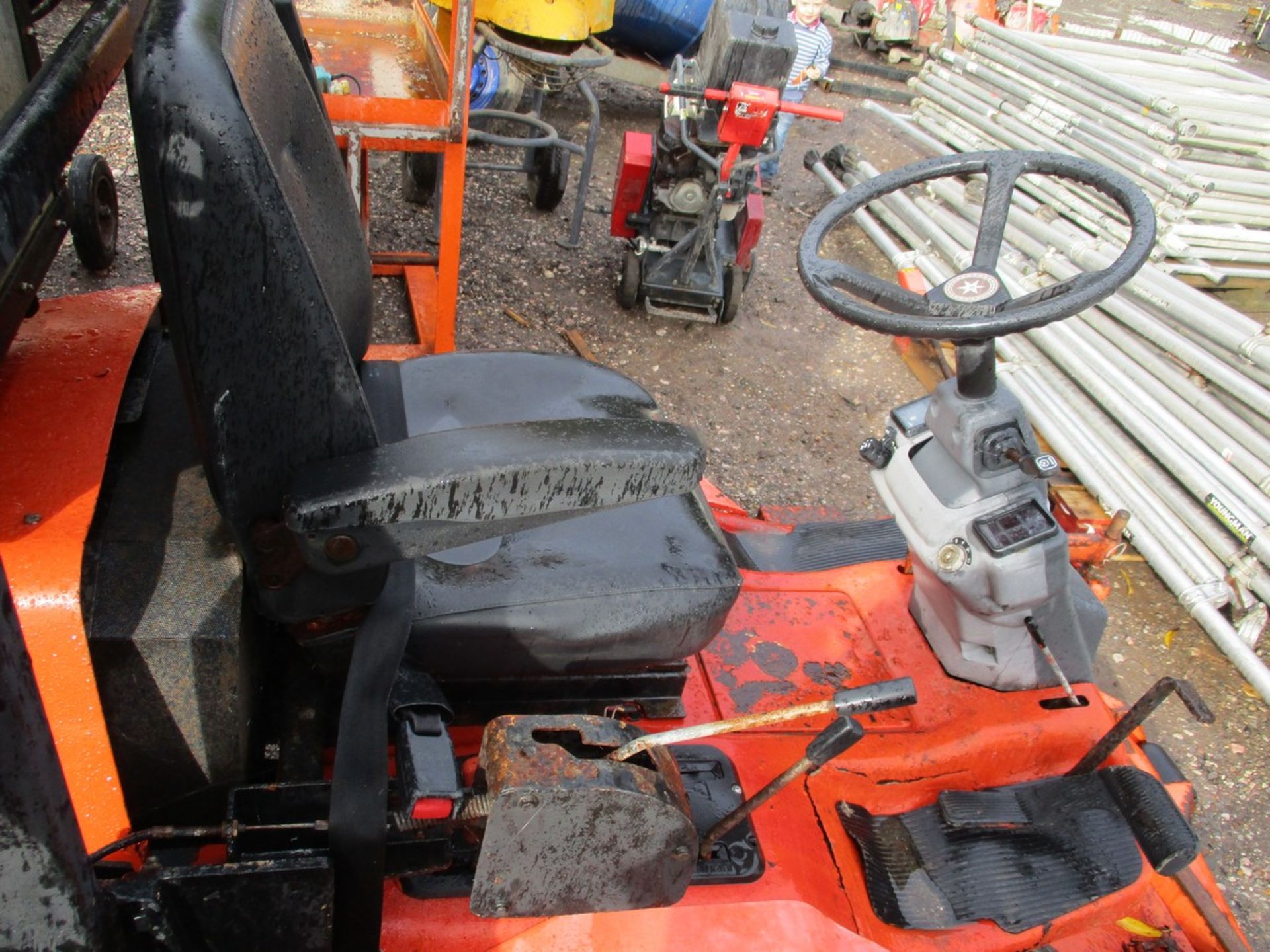 KUBOTA F3060 RIDE ON MOWER HI TIP COLLECTOR RDCM - Image 4 of 5