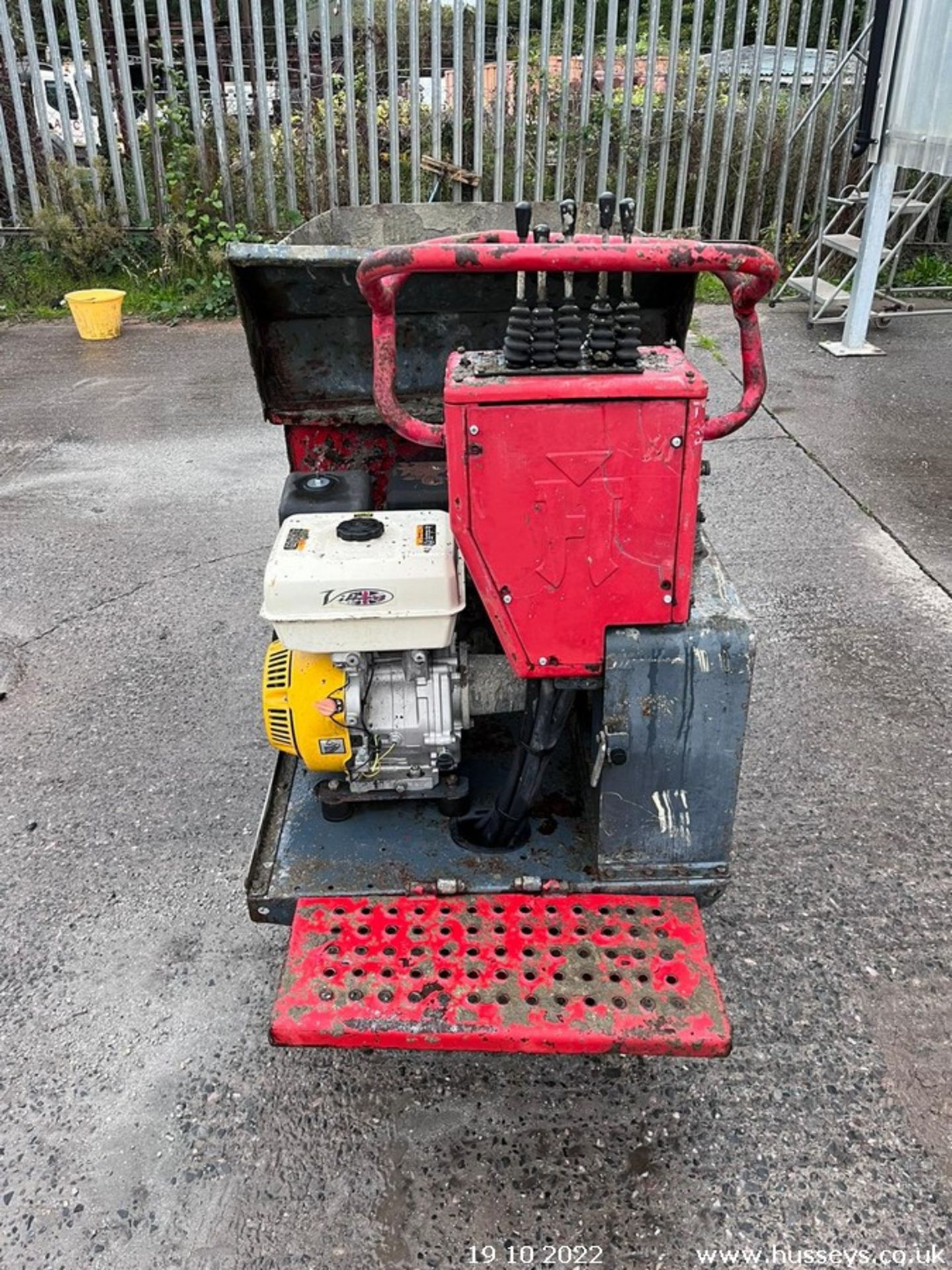 HINOWA HP800 PETROL TRACK BARROW HYDRAULIC DRIVE & TIP RTT - Image 6 of 6