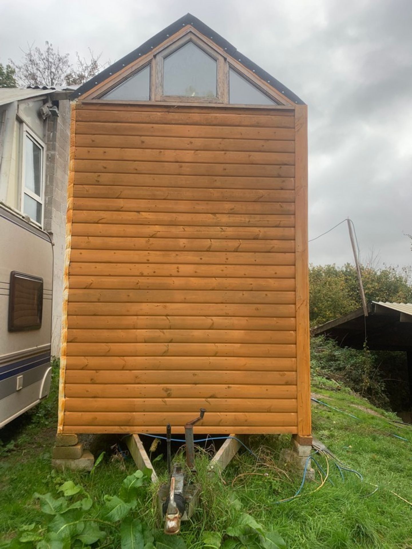 TINY HOUSE TRAILER UNFINISHED PROJECT INSULATED & DBL GLAZED (LOCATED SOIUTH DEVON) - Image 2 of 8