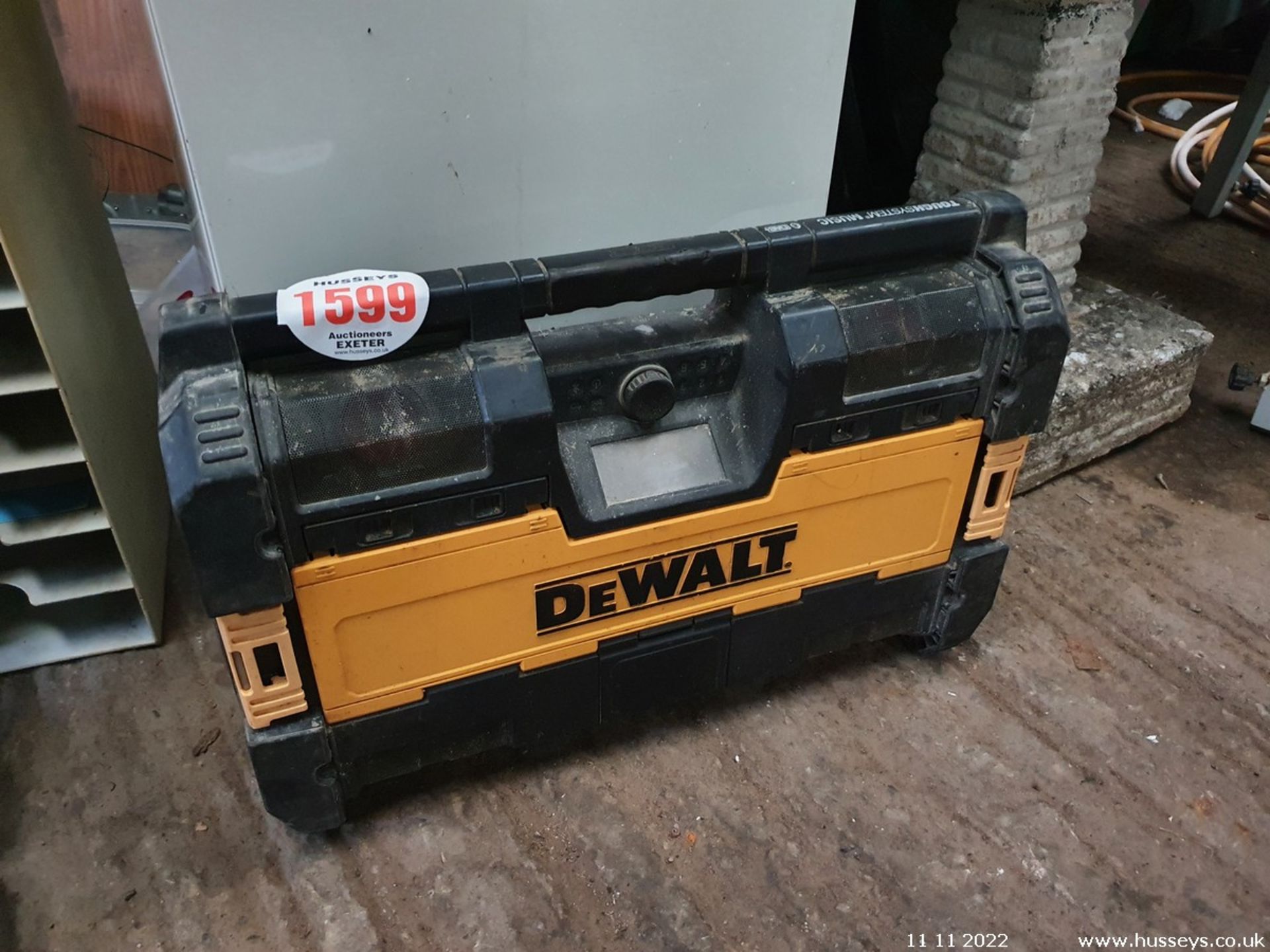 DEWALT RADIO