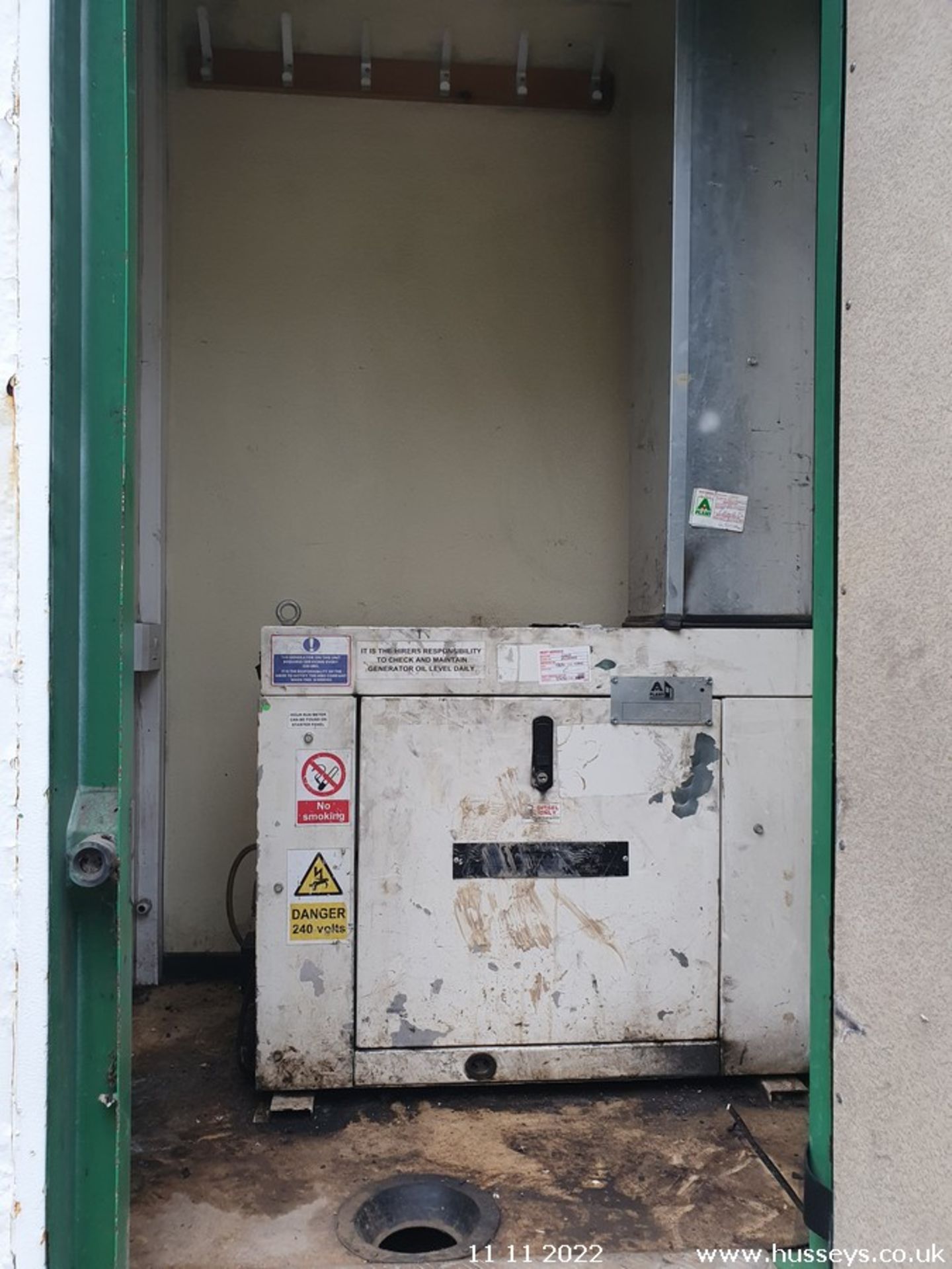 FAST TOW WELFARE UNIT 6KVA DIESEL GENNY, W/C, KITCHEN RESTROOM - Image 5 of 7