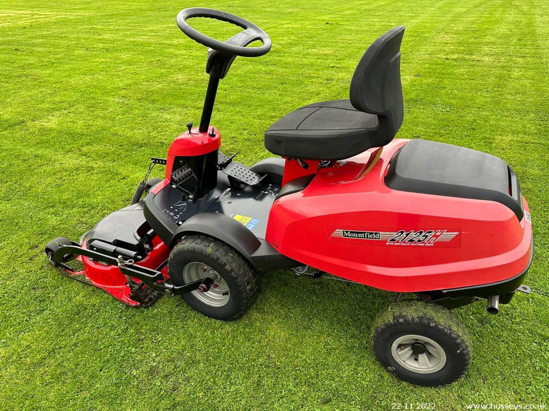 MOUNTFIELD 2125H OUTFRONT RIDE ON MOWER