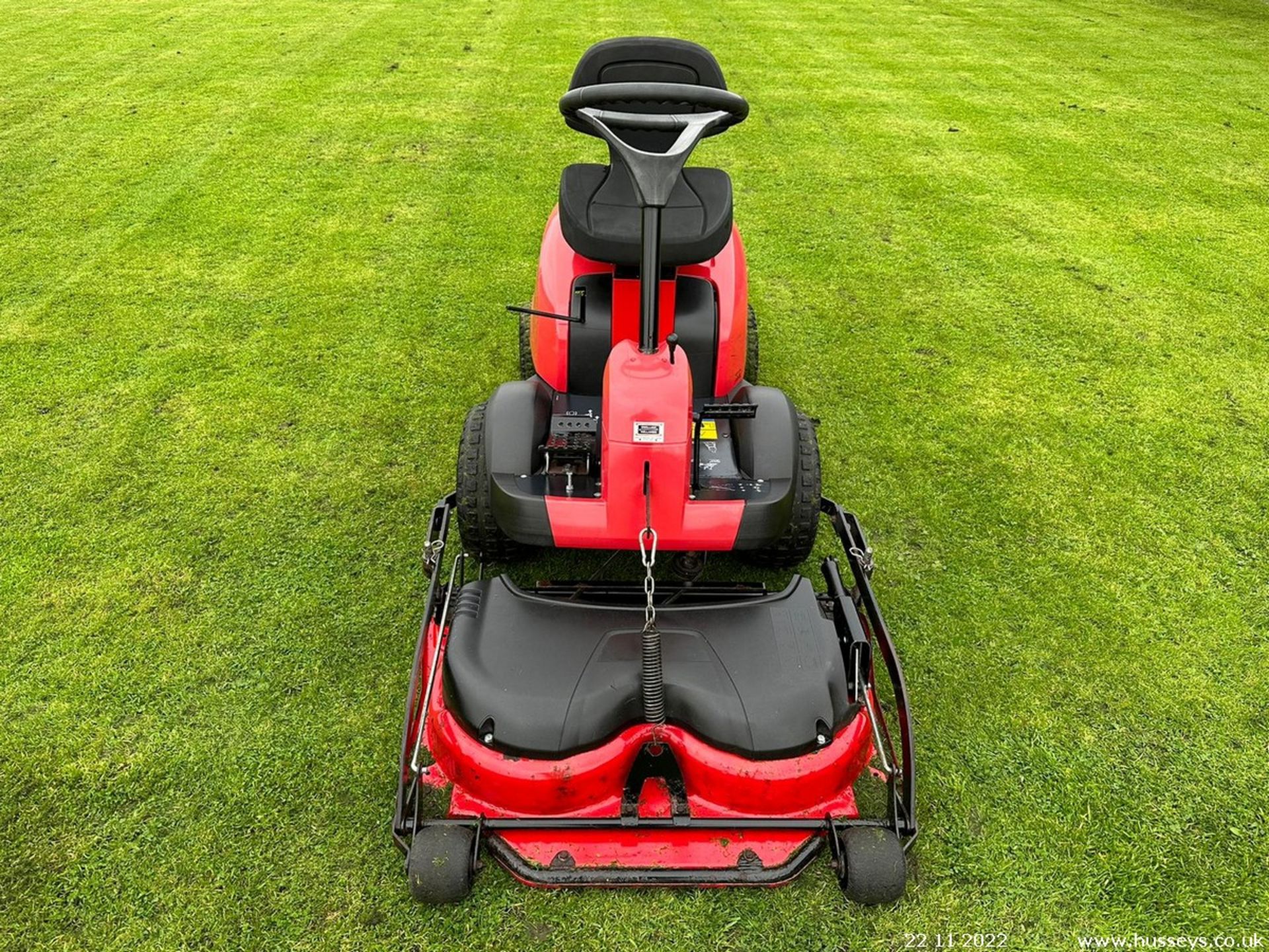 MOUNTFIELD 2125H OUTFRONT RIDE ON MOWER - Image 3 of 8