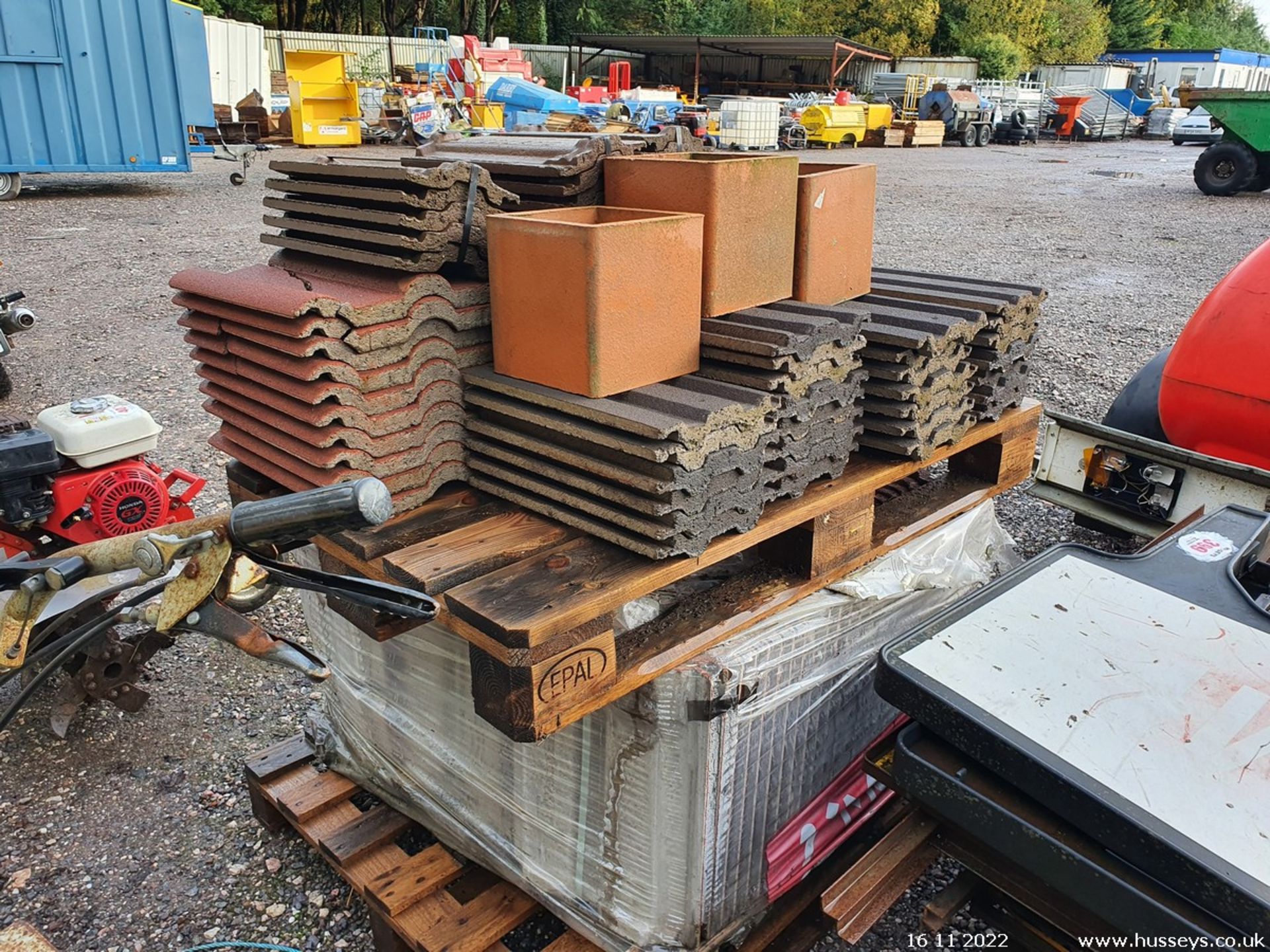2 PALLETS OF ROOF TILES - Image 2 of 2
