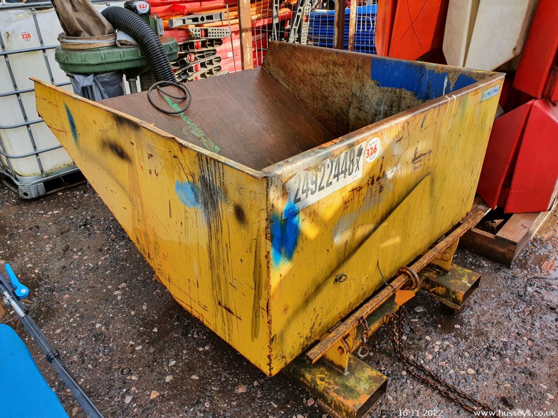 WHEELED TIPPING SKIP