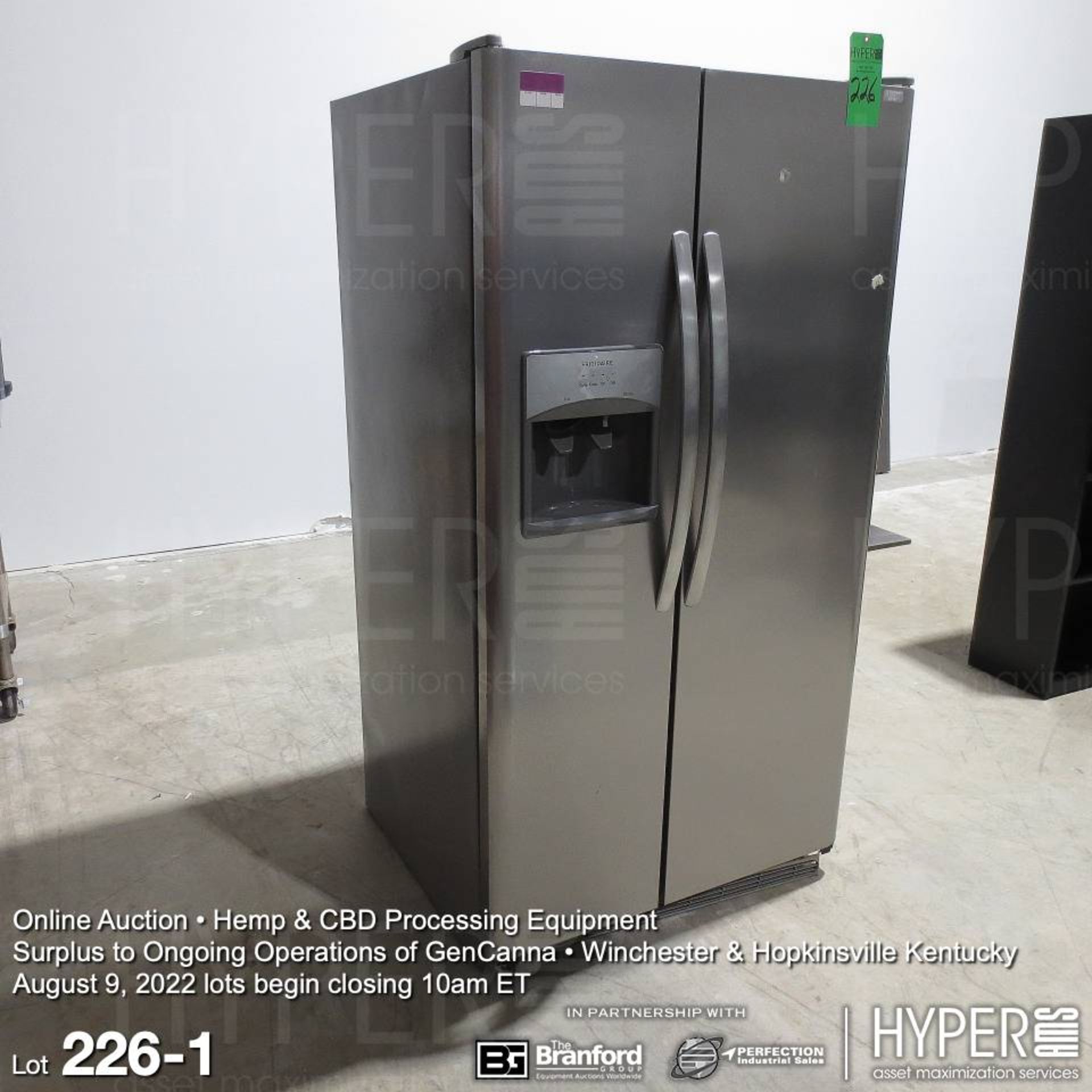 Frigidaire LFSS2612TF0 refrigerator / freezer with ice maker, stainless steel