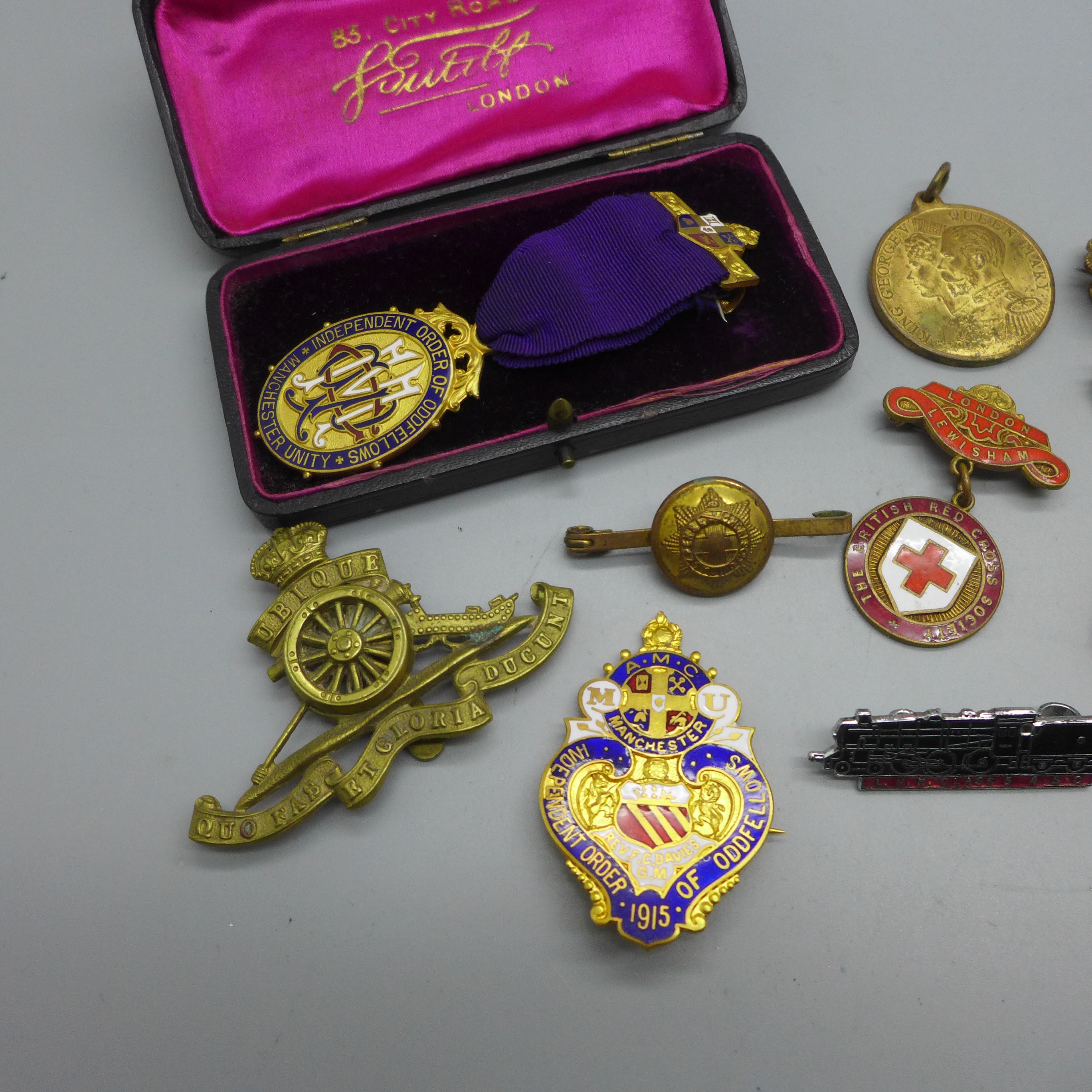 Regimental badges, medallions, other badges, etc. - Image 2 of 3