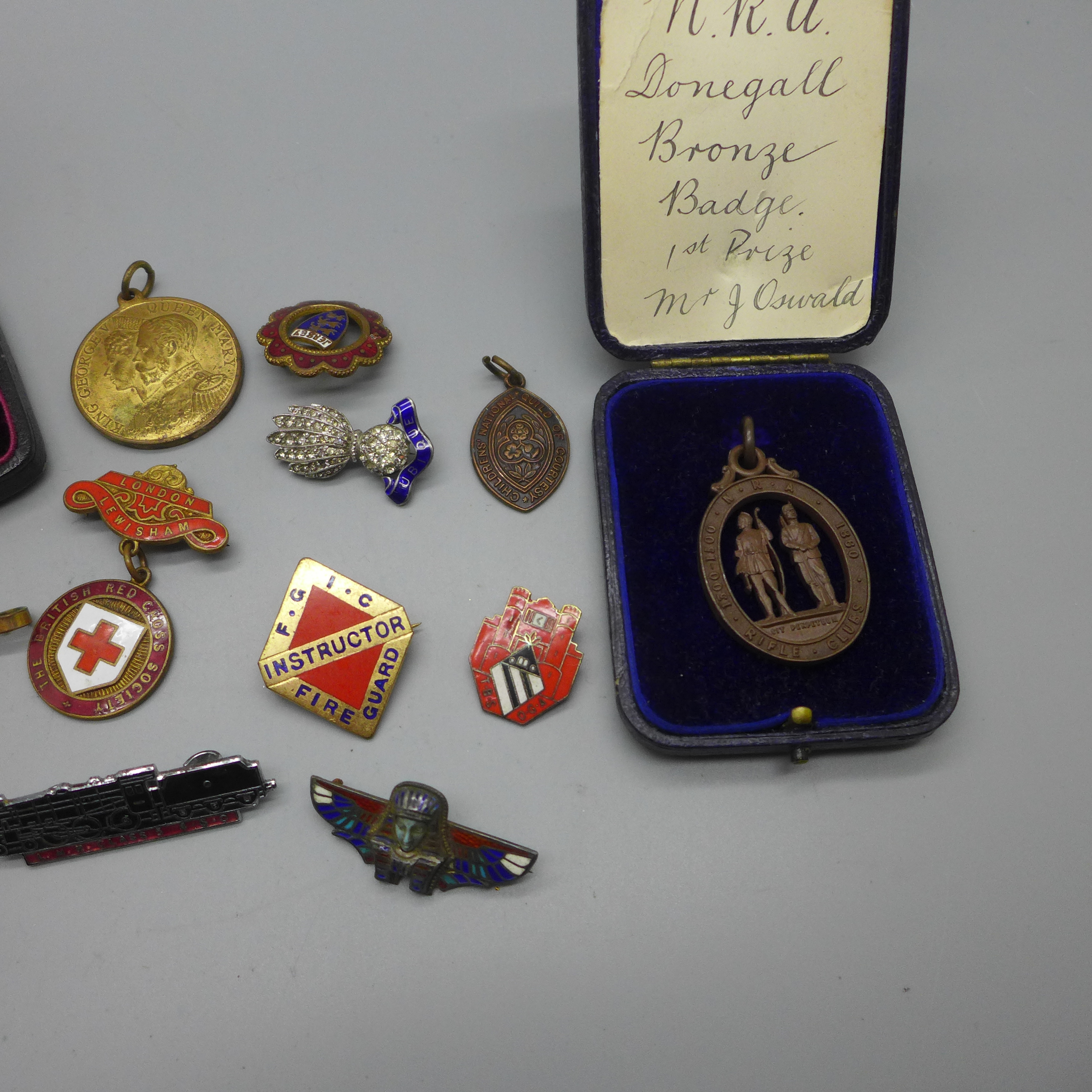 Regimental badges, medallions, other badges, etc. - Image 3 of 3