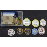 Collectors and other plates including Aynsley, Wedgwood, etc. **PLEASE NOTE THIS LOT IS NOT ELIGIBLE