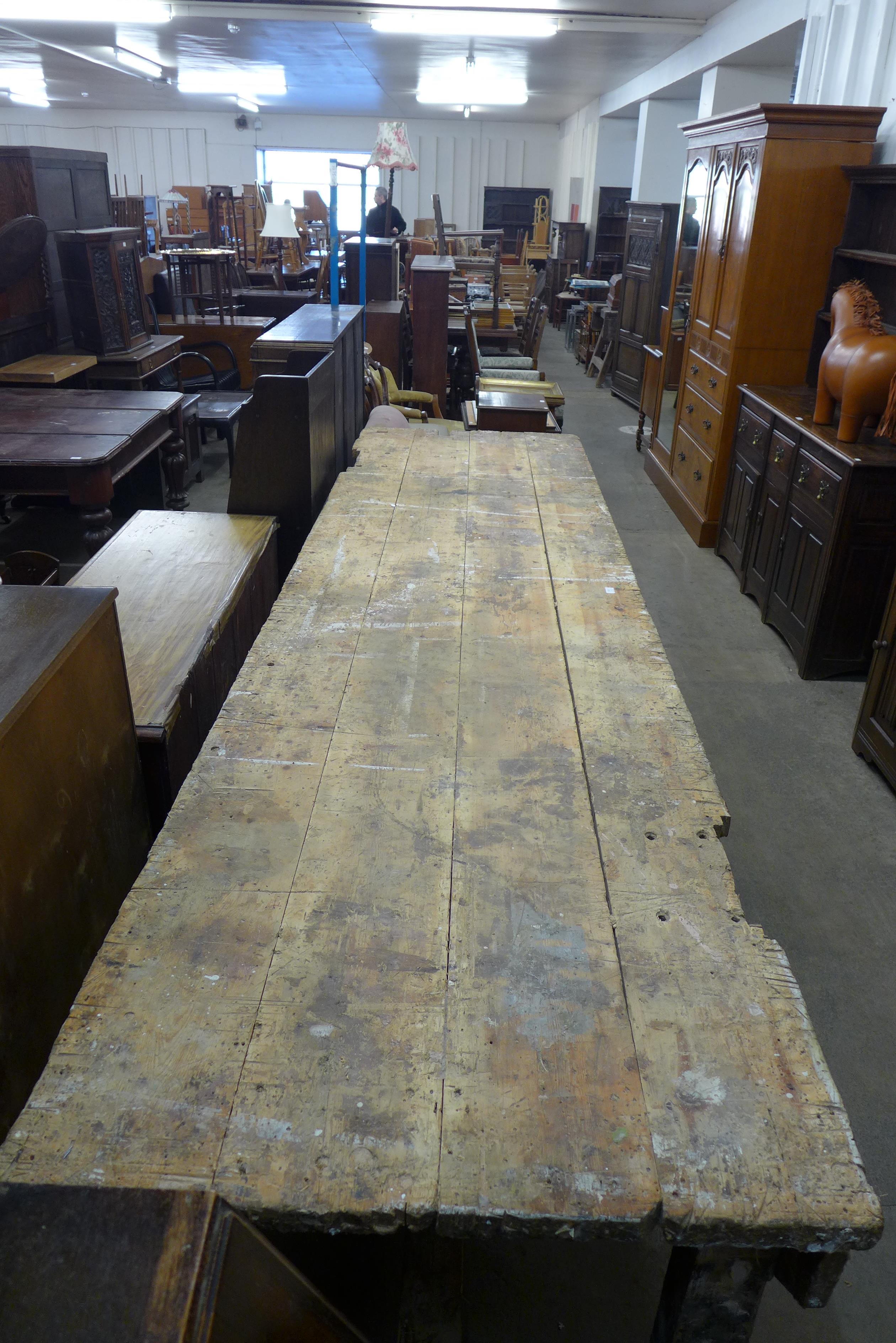 A large industrial pine work bench - Image 2 of 2